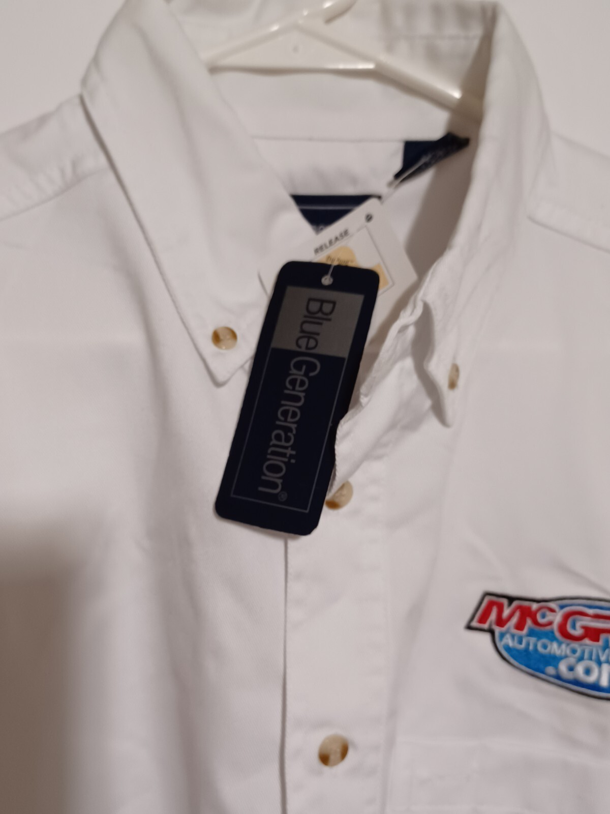 Blue Generation Men’s McGrath Button Down Shirt White Size Medium Stain Release