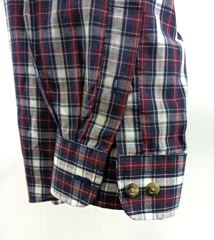 Arrow button down shirt Size L Wrinkle free.65%polyester 35%cotton.