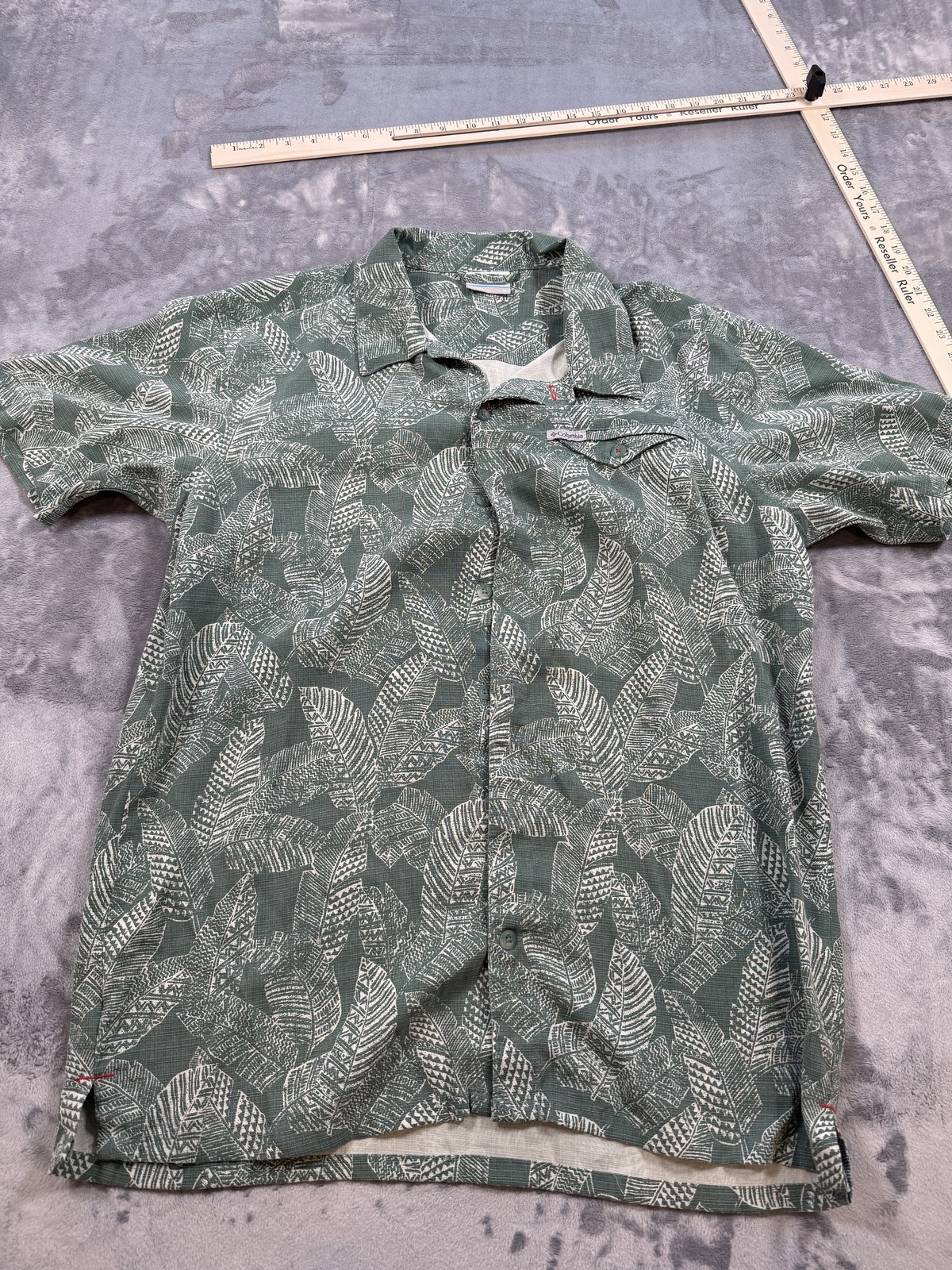 Columbia Men’s M Green Leaf Print Button Down Short Sleeve Casual Shirt Outdoor
