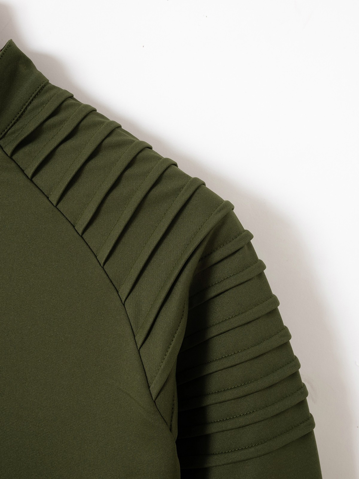 Men’s Daily Casual Arm Pleated Zipper Long-sleeved Tops Sports Pullover Shirt