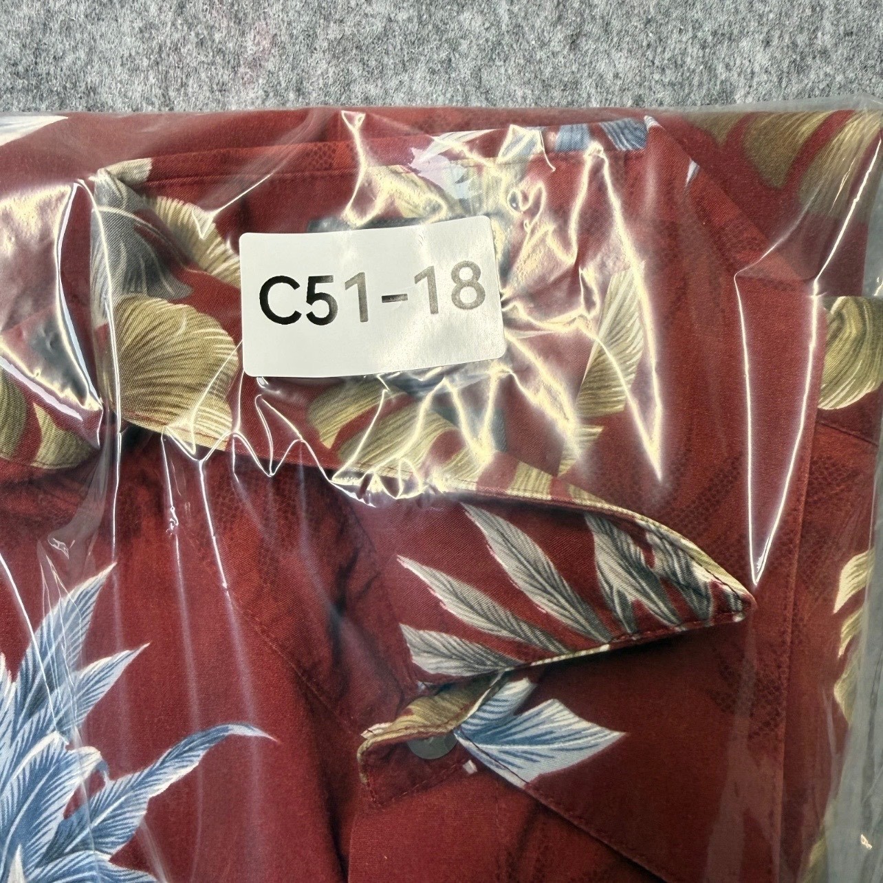 St. John’s Bay Shirt Mens M Tropical Leaf Print Cotton Red Hawaiian Aloha Short