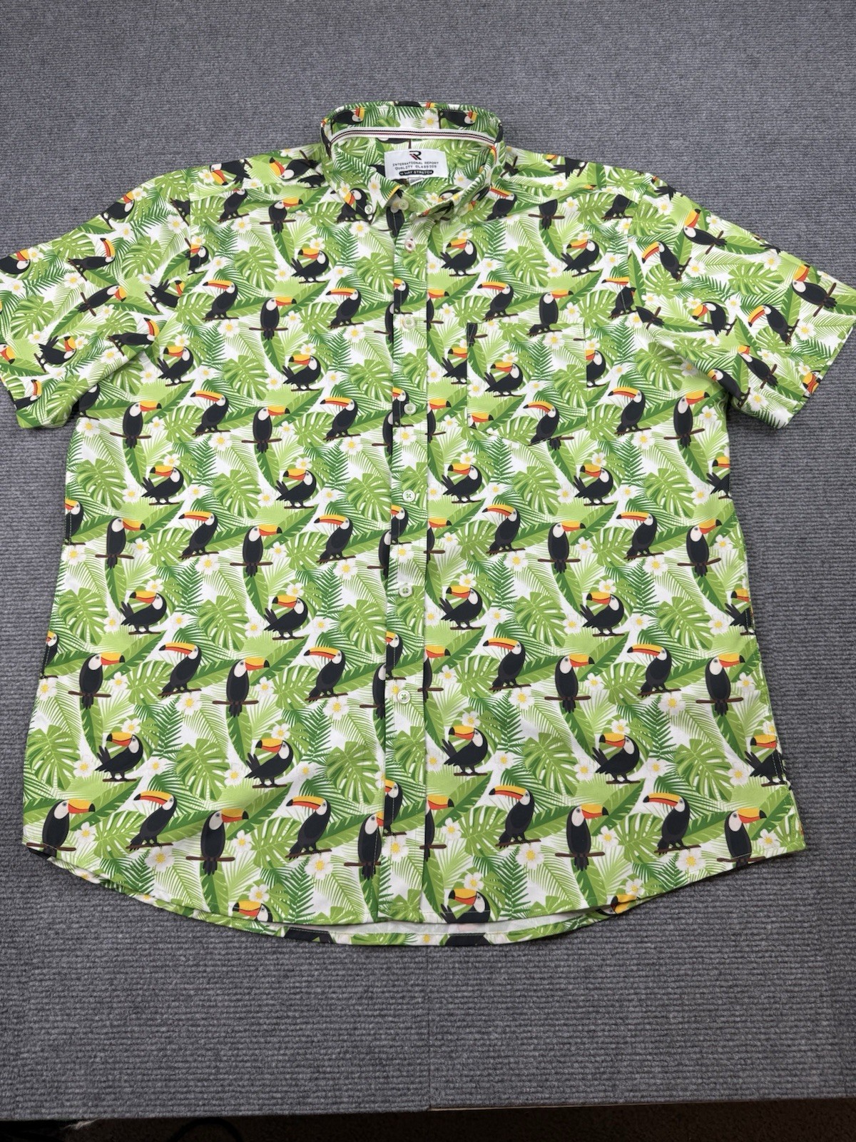 International Report Mens Shirt Extra Large XL Green Palms Toucans 4 Way Stretc