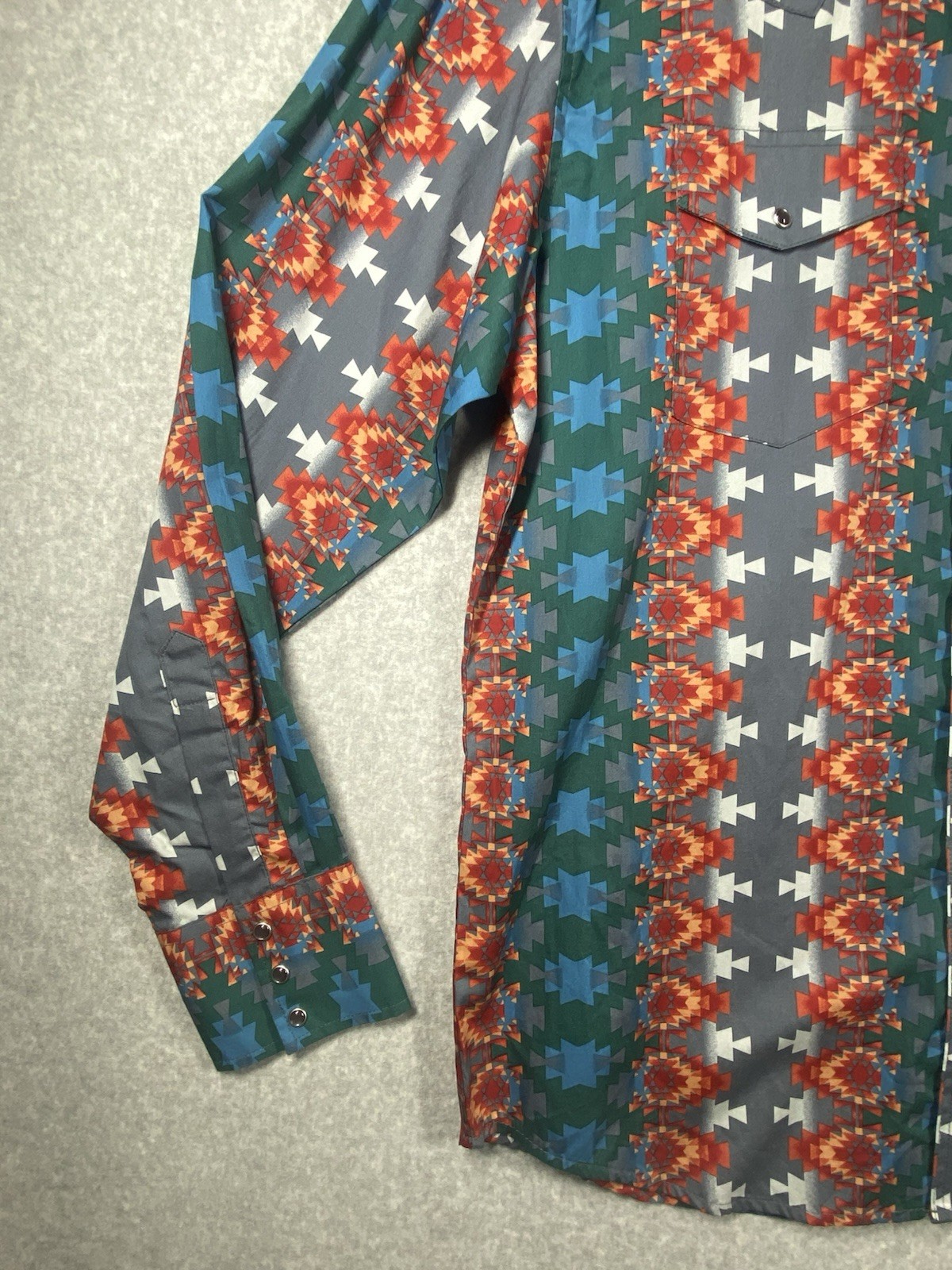 Wrangler Authentic Western Shirt Men’s Size L Ocean Fire Long Sleeve Snap NWT