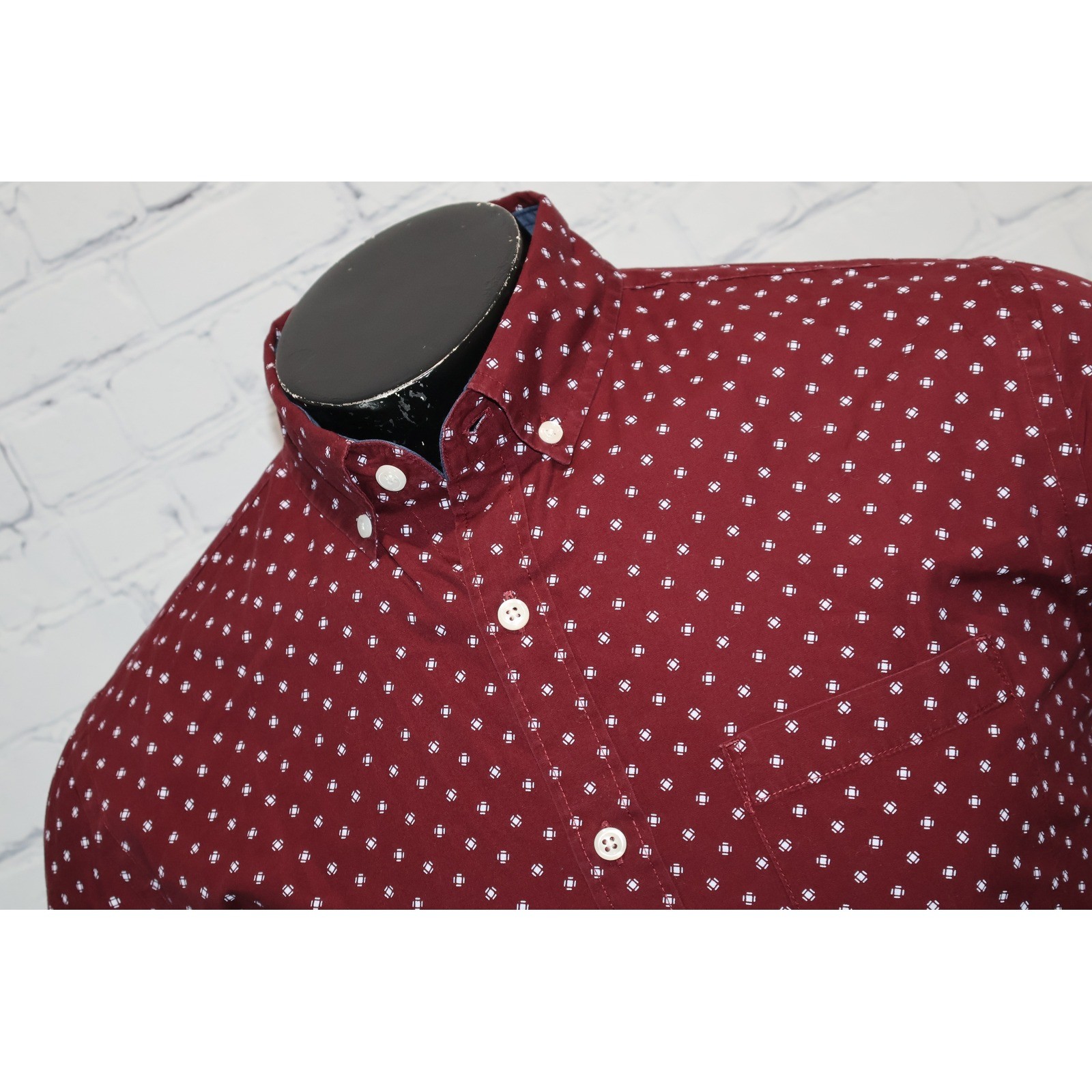 Express Button Down Dress Shirt Mens Medium Burgundy Geometric Print Cotton