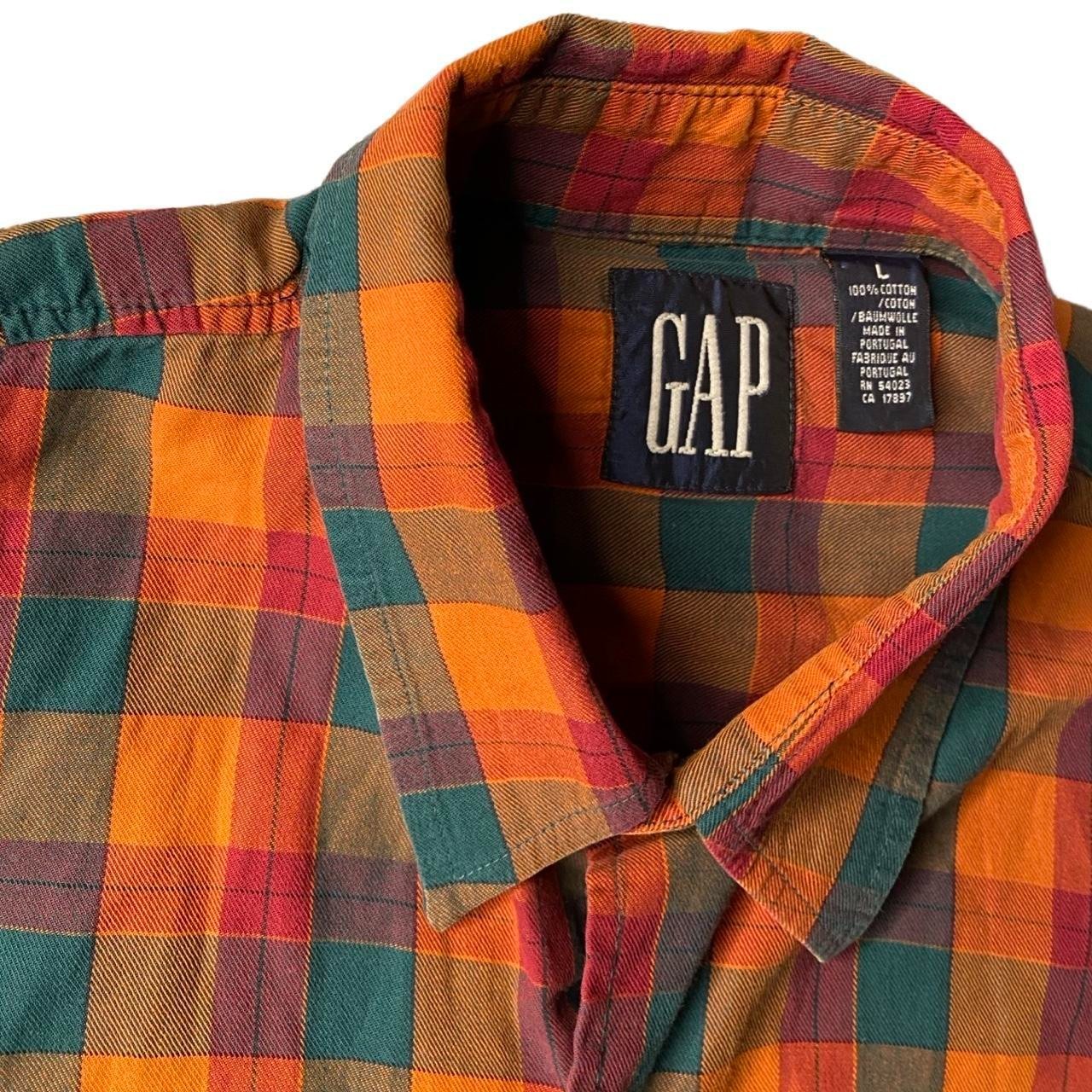 Gap orange button up size large missing 1 button