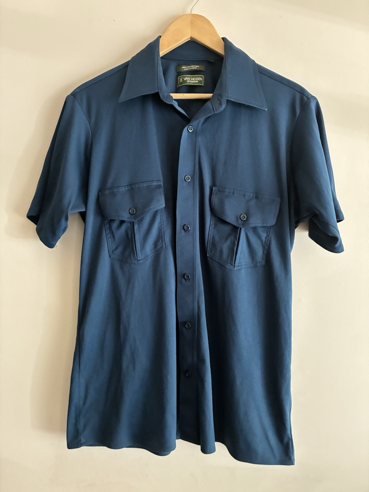 Van Heusen Splendor Mens Solid Navy Blue 100% Polyester Pocket Button-Up Shirt L