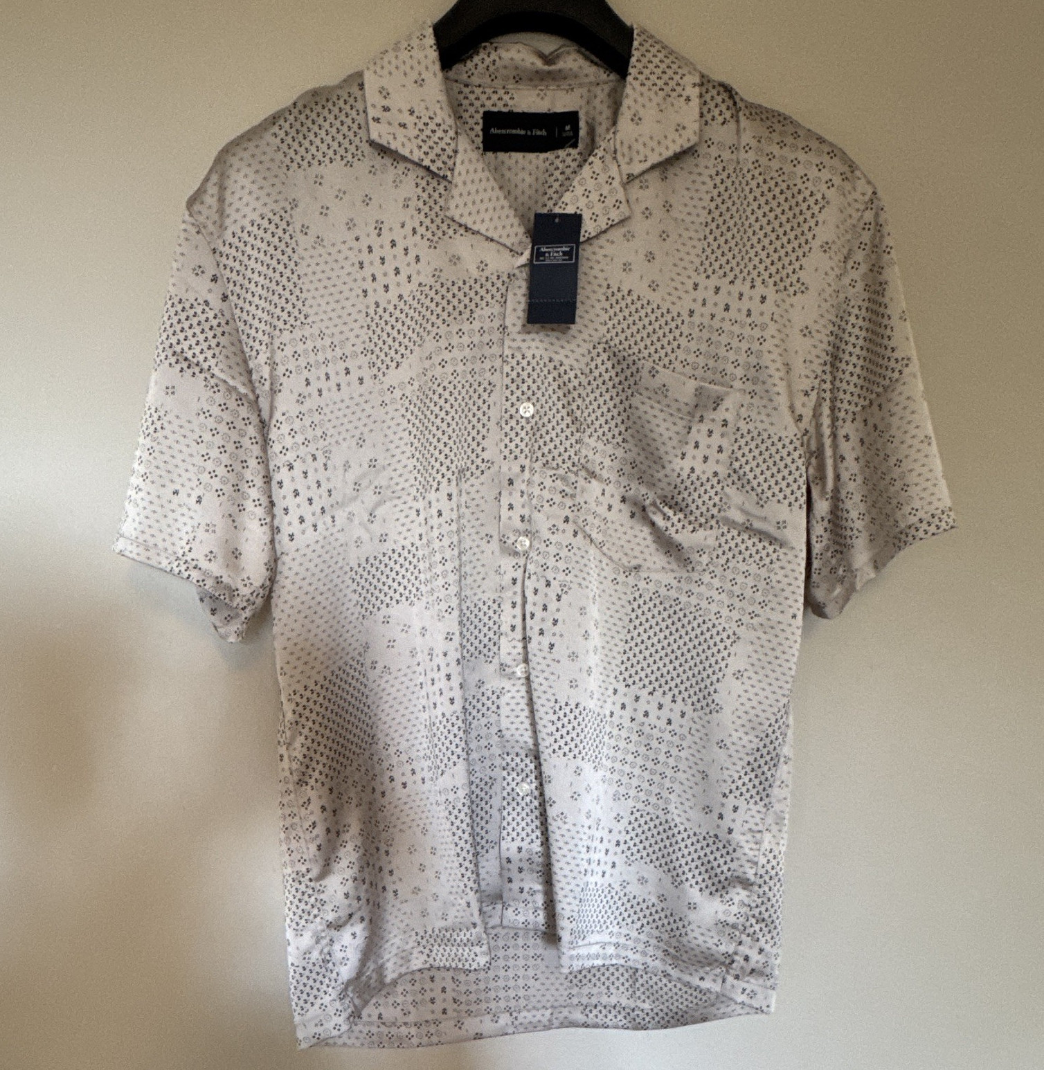 Abercrombie & Fitch Men’s White Blue Geometric Button-Up Shirt Short Sleeve M