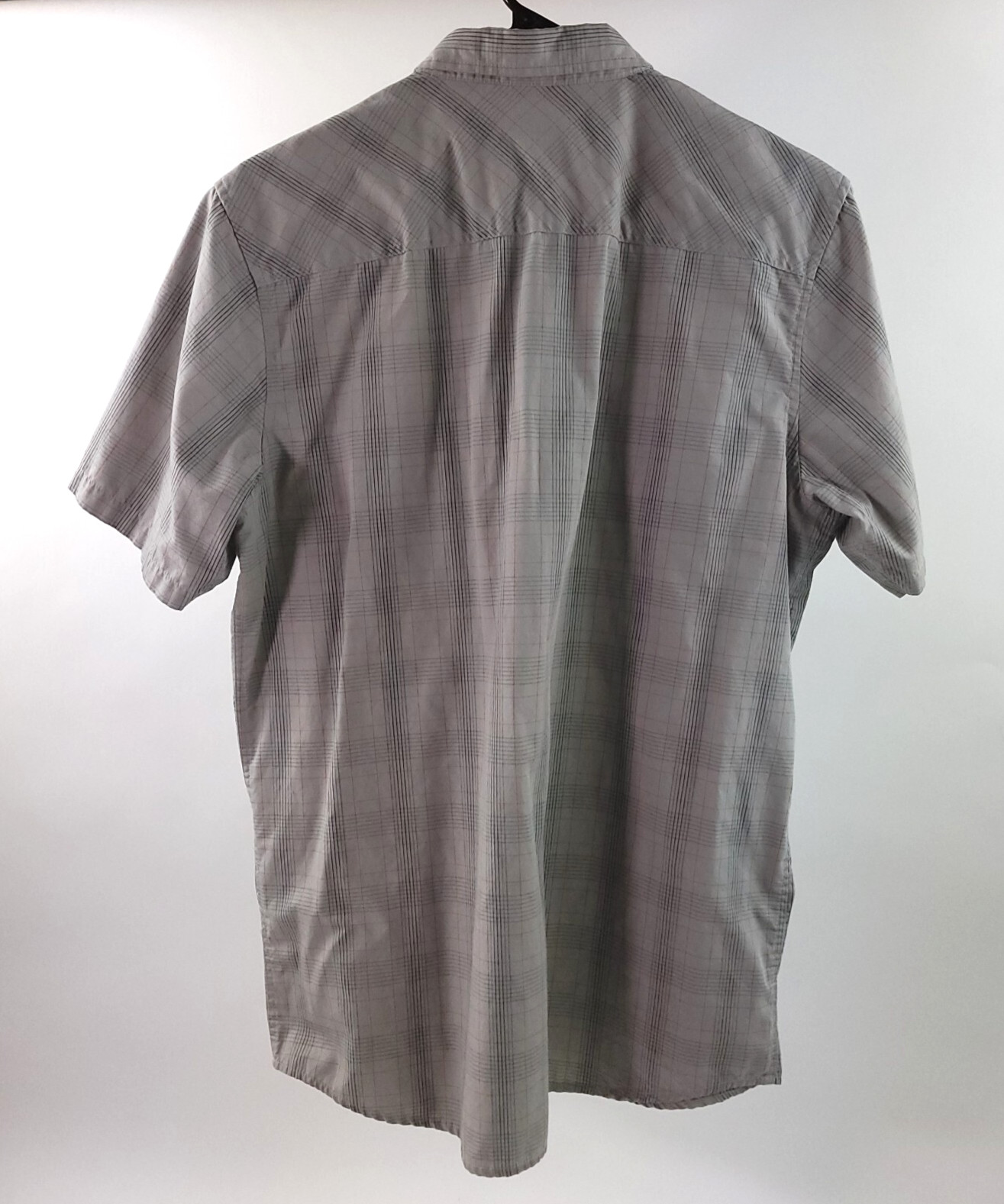 Oakley Mens Shirt Size Medium Light Gray Plaid Short Sleeve Button Front Pockets