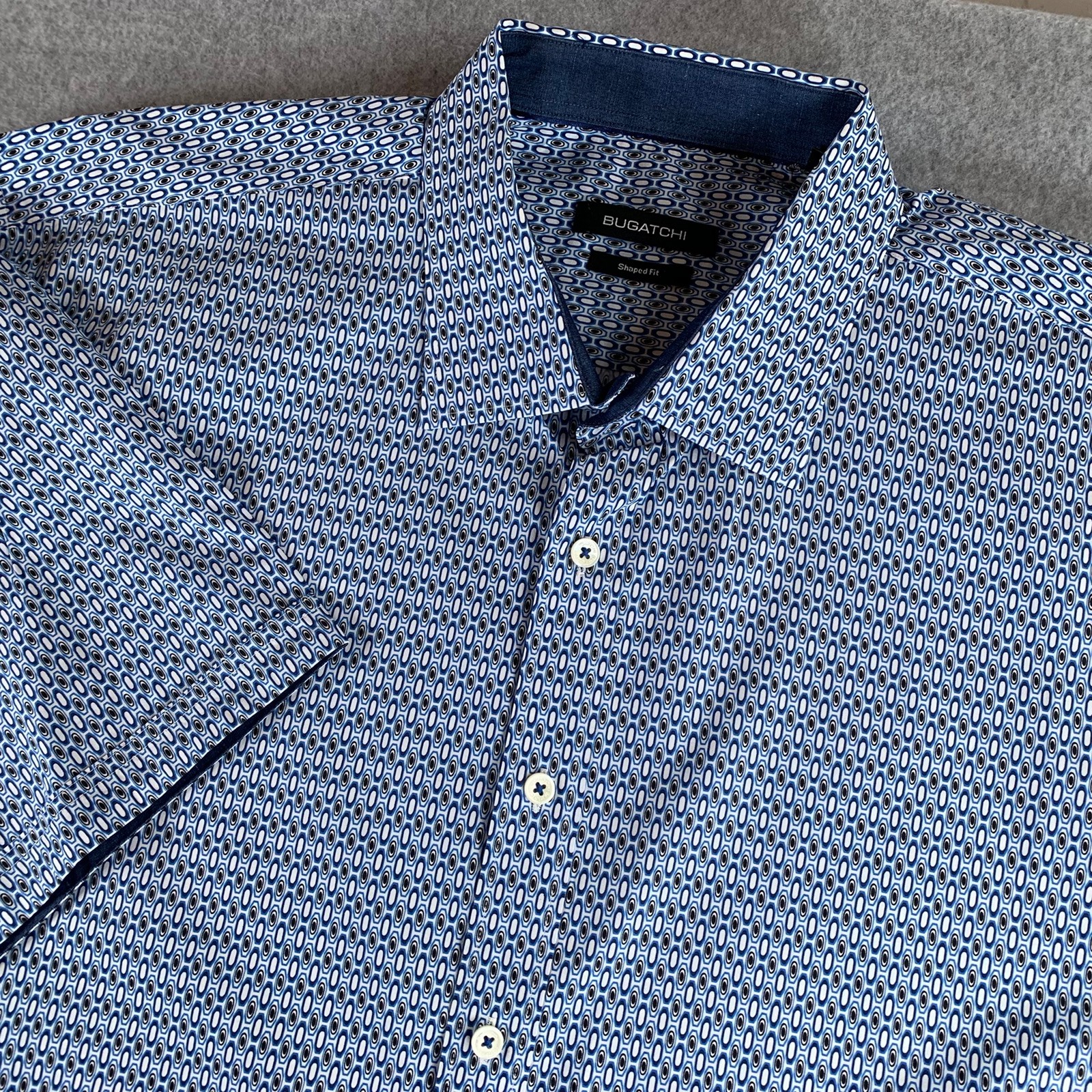 NWOT Bugatchi Men’s 3XL Short Sleeve Button Down Shaped Fit Shirt Blue Geometric