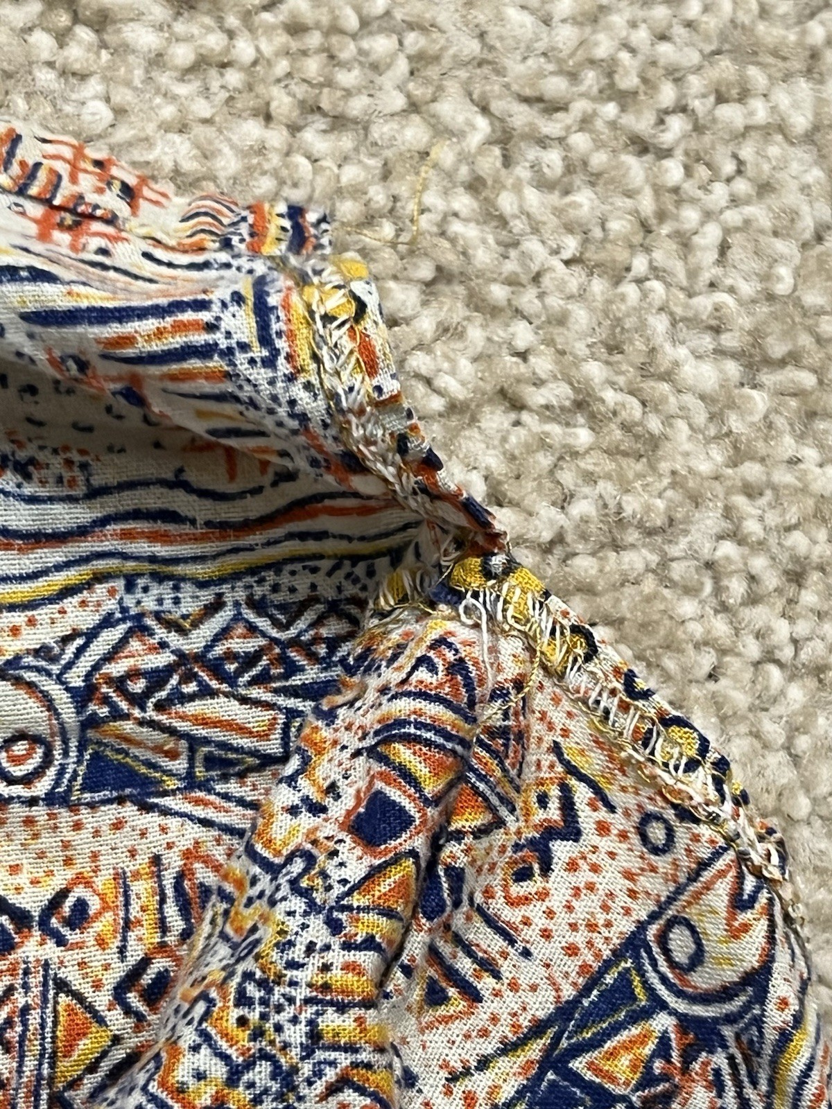 Rotary Club Of Livingstone M Handmade Vtg SS Button Up Shirt Abstract Animals