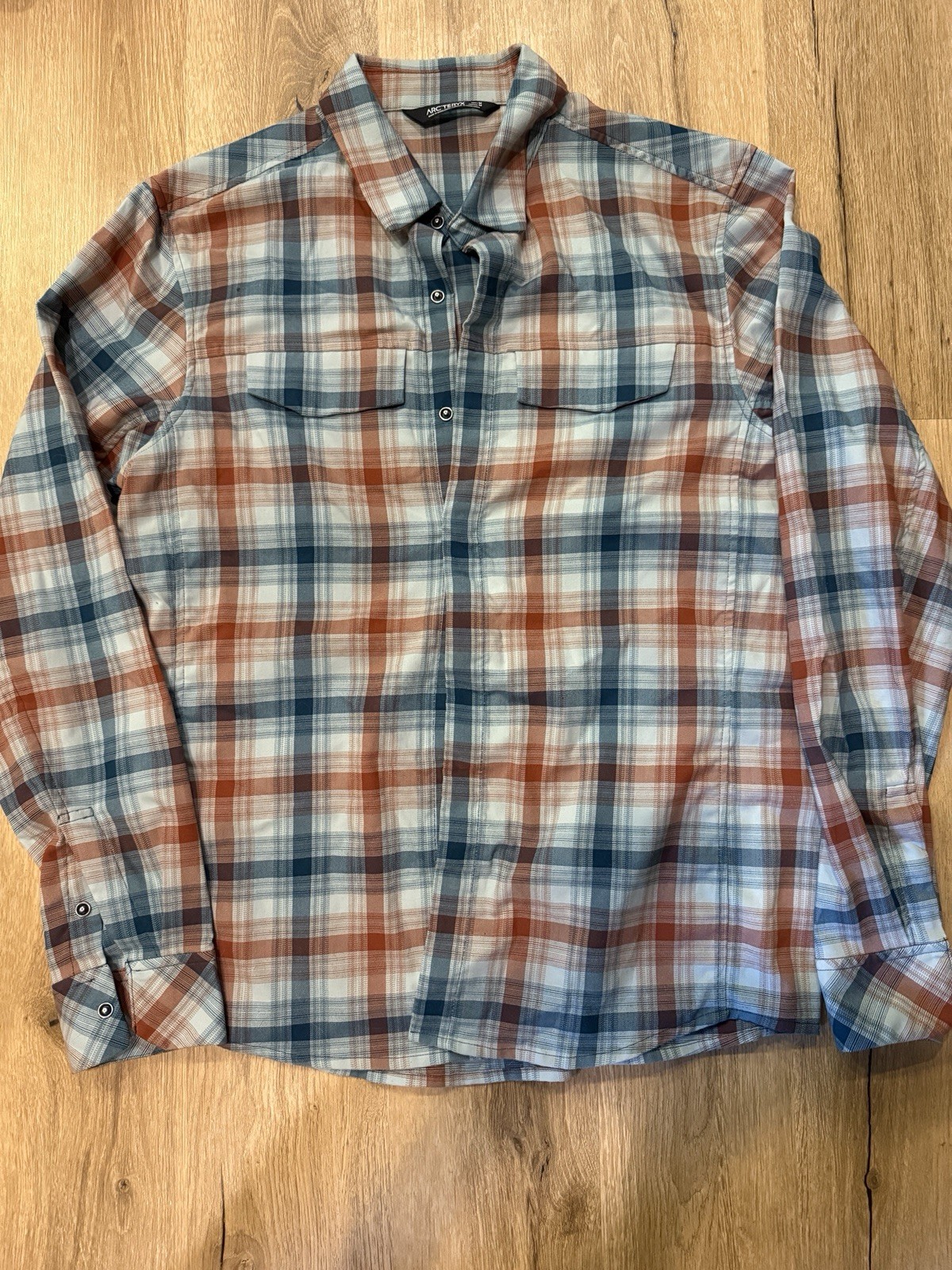 Arc’teryx Men’s Long Sleeve Button-Up Shirt Size Medium
