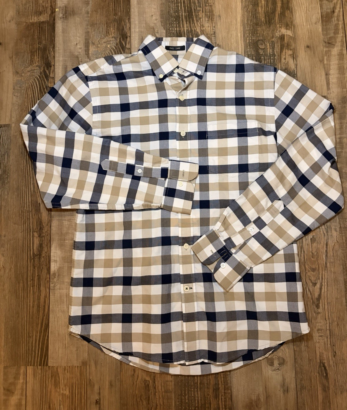 St. John’s Bay Men’s Small Blue Beige White Plaid Button-Down Long Sleeve Shirt