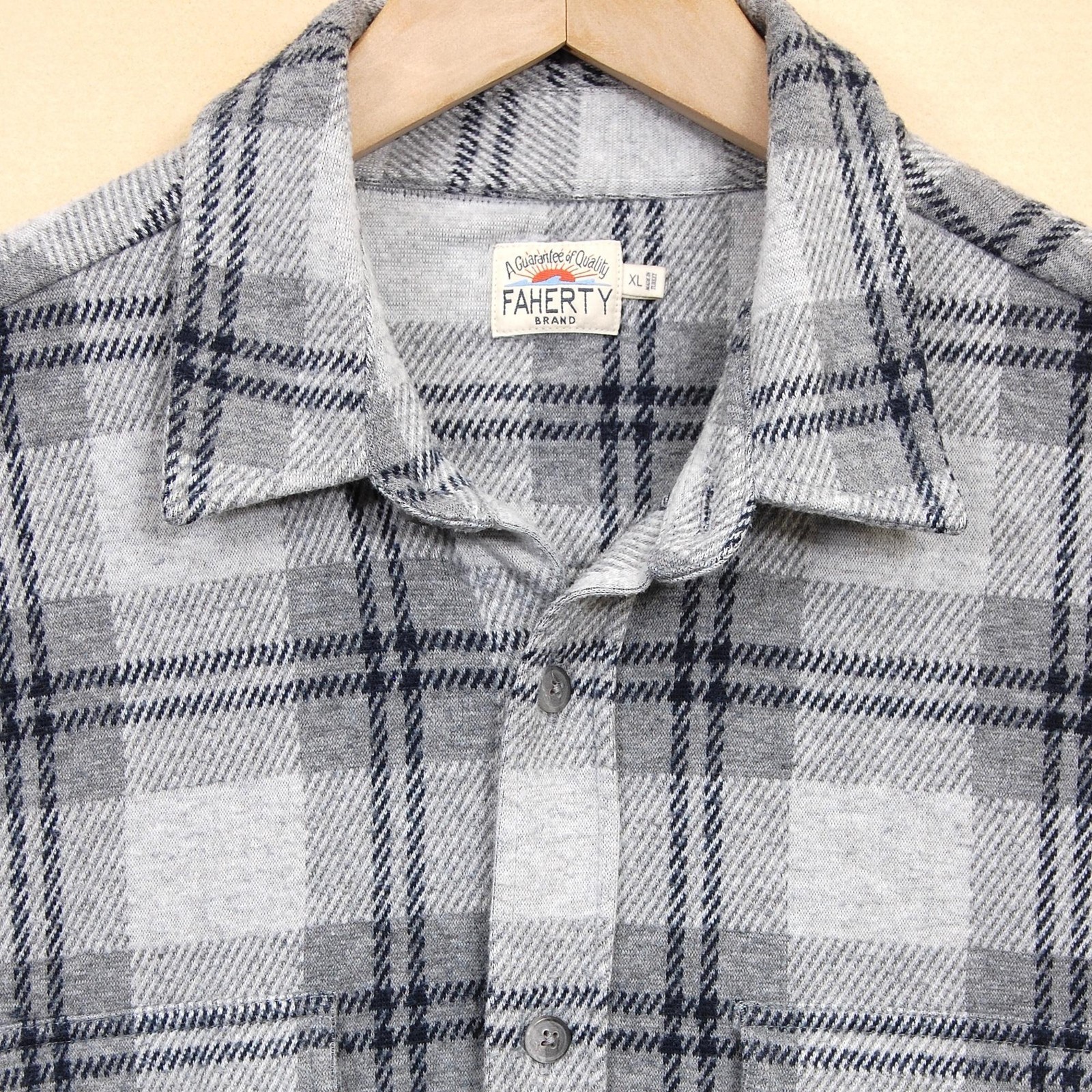 Faherty Legend Sweater Shirt Mens XL Gray Plaid Soft Knit Flannel Shacket