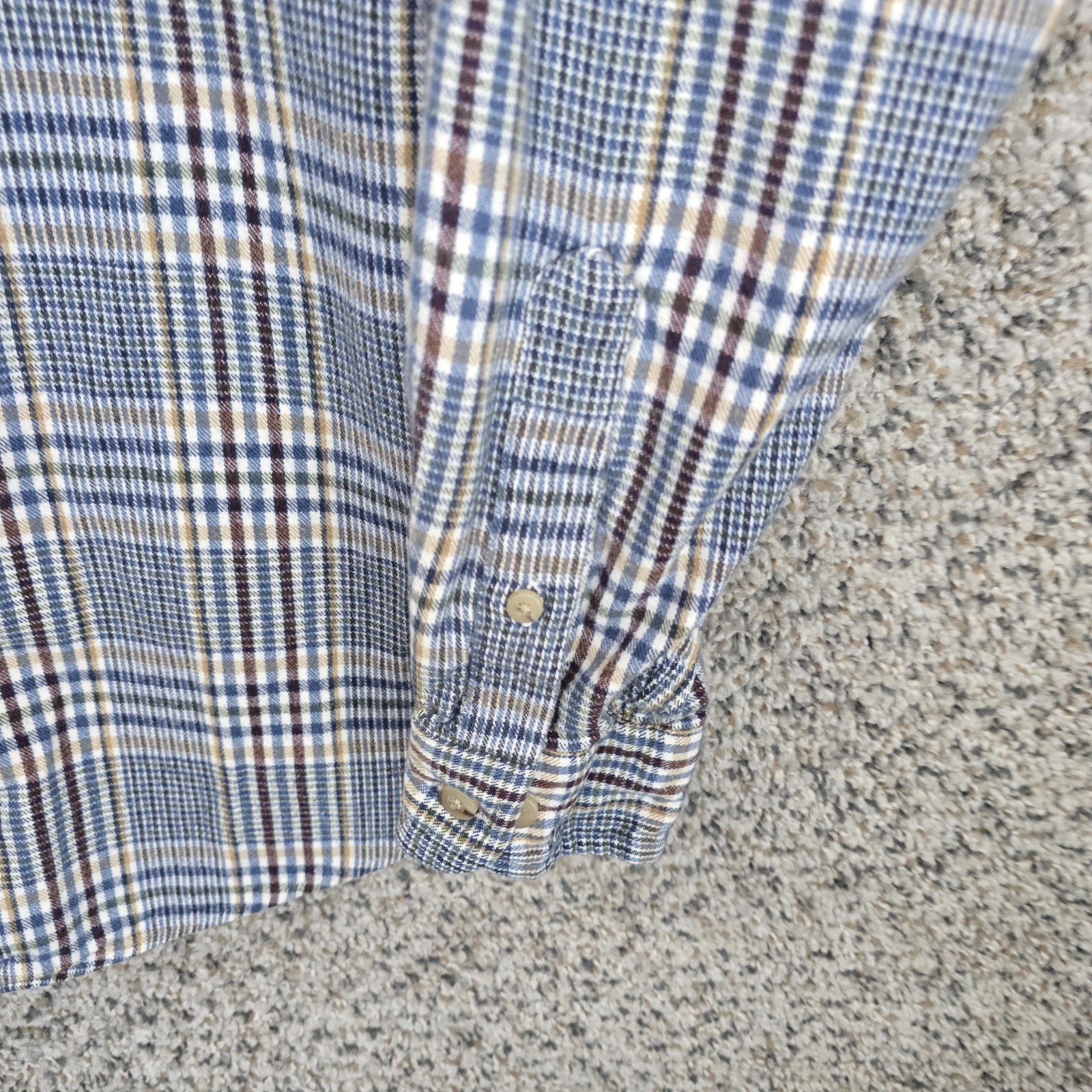 Roundtree & Yorke Shirt Mens Medium Blue Plaid Flannel Button Down Casual Cotton