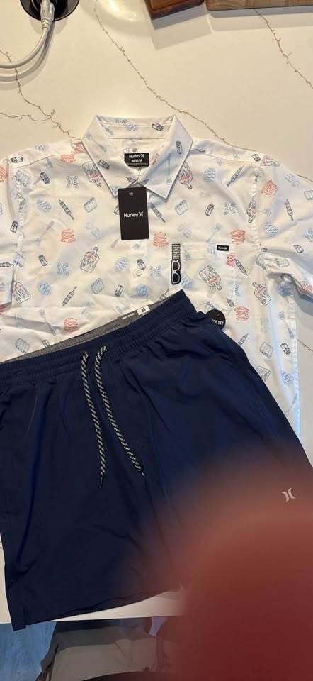 Hurley Men’s Short Sleeve Shirt Size Medium with shorts set new with tags