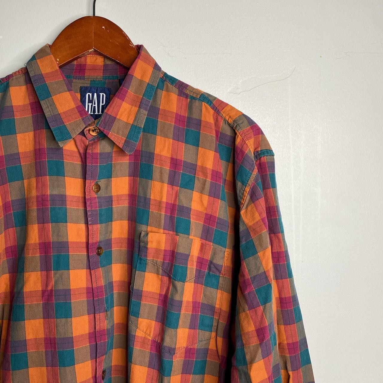 Gap orange button up size large missing 1 button