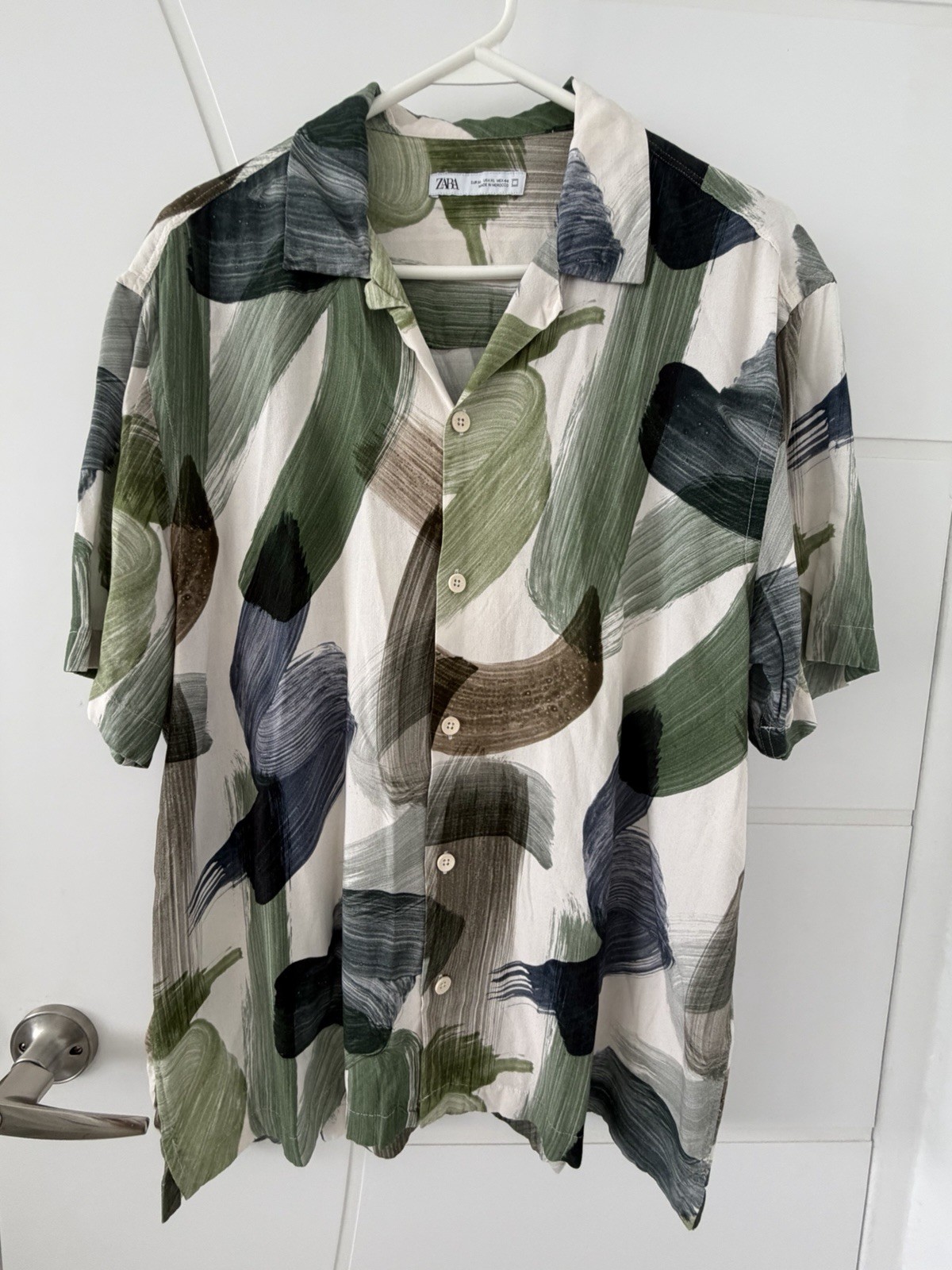 Zara Men’s Tropical Leaf Print Button-Up Shirt – XL Relaxed Fit 100% Viscose