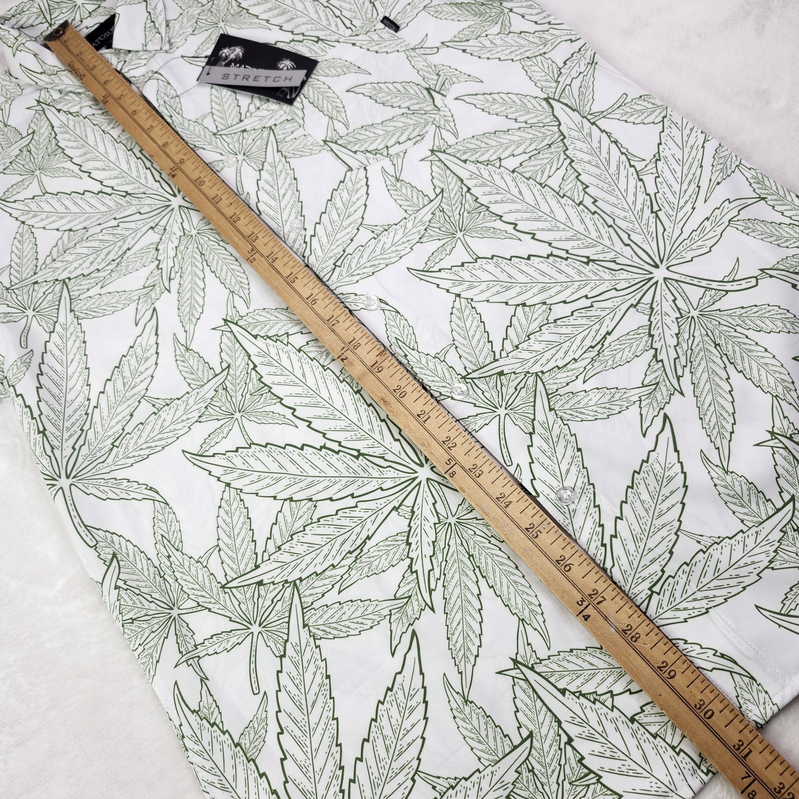 Hemp Leaves Pattern Button Up Shirt Short Sleeve Green Mens Medium Matosurf NWT