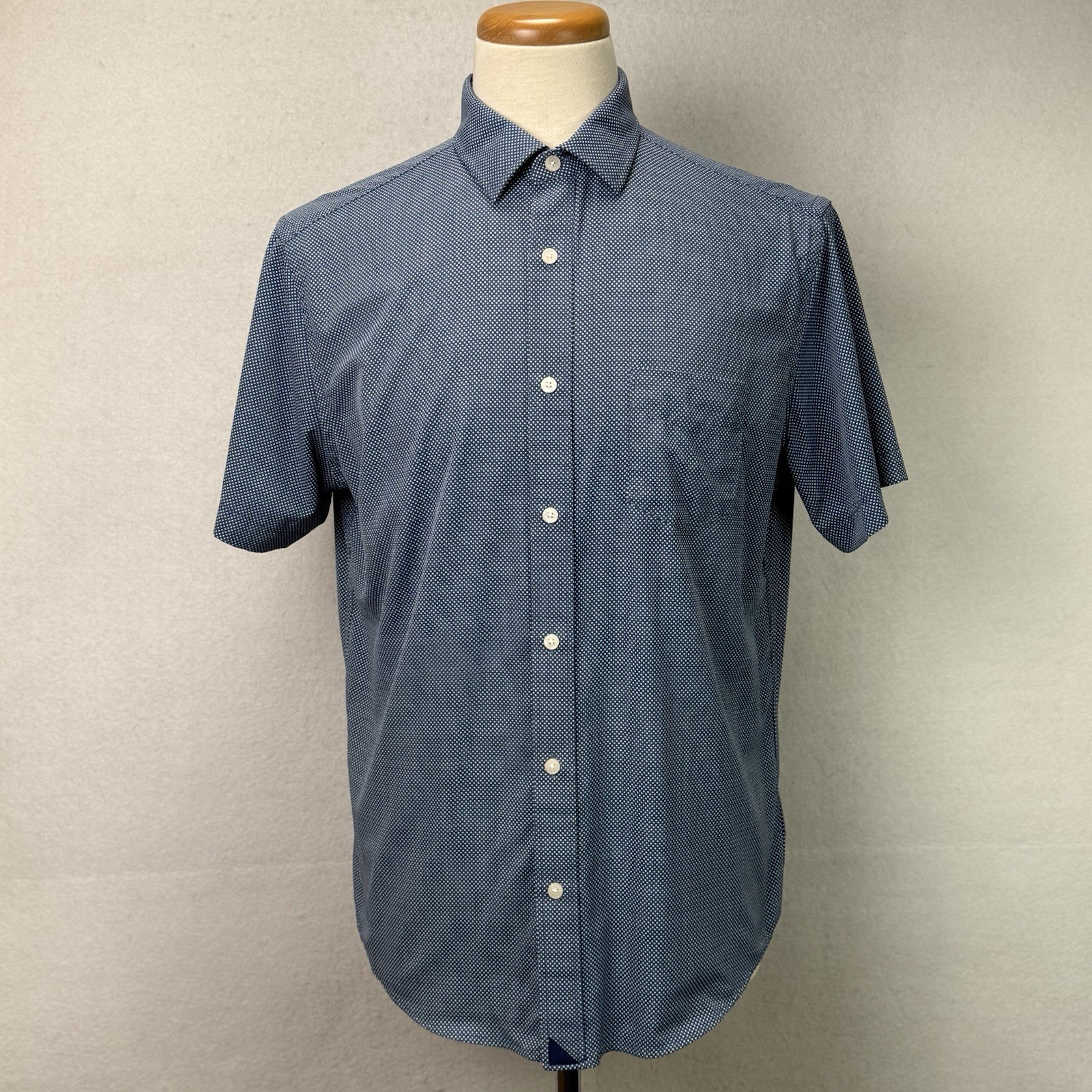 UNTUCKit Benham Square Print Slim Fit Button Up Performance Shirt Men’s Large