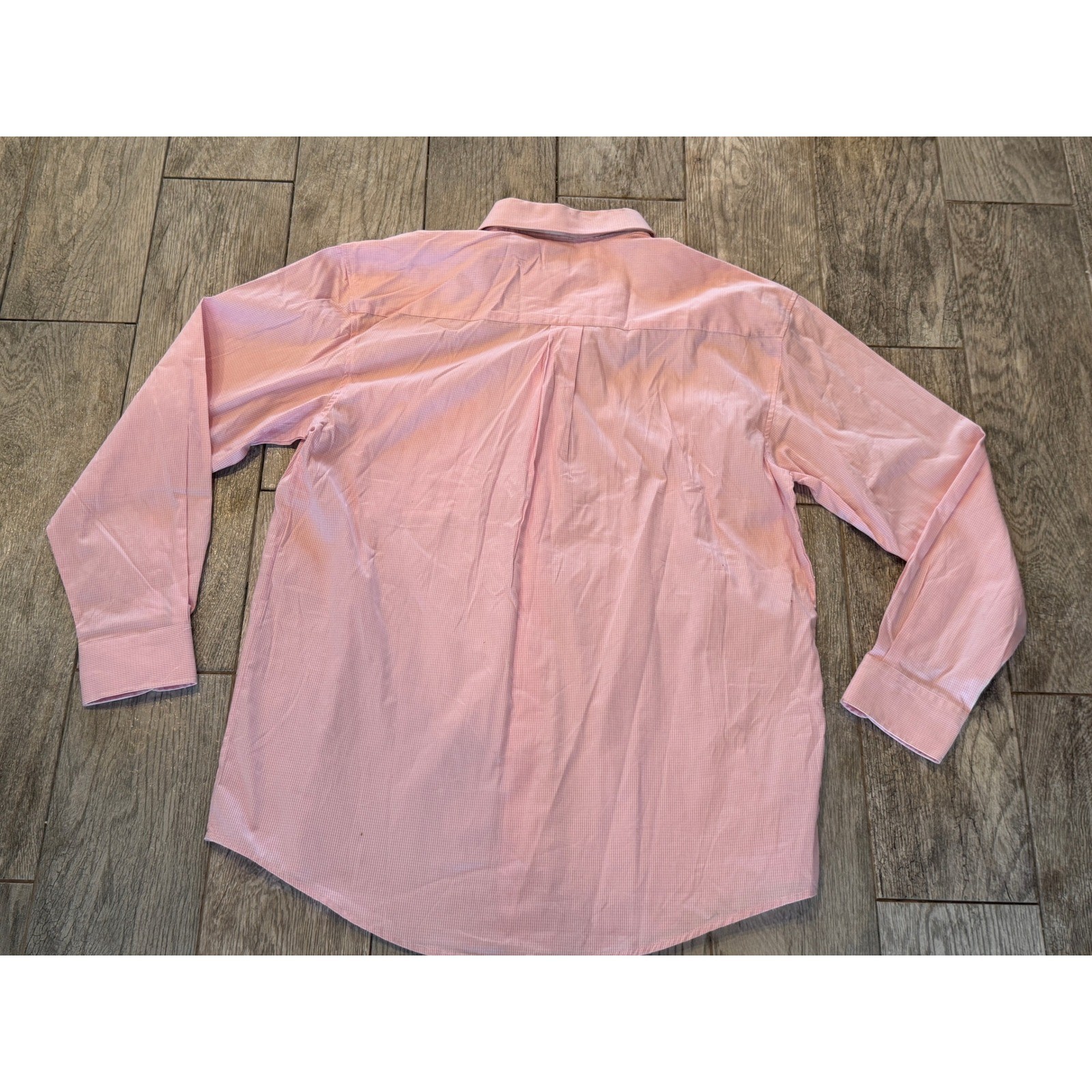 Wrangler Button Down Shirt Mens Medium NWT Tough Enough to Wear Pink MTP200M
