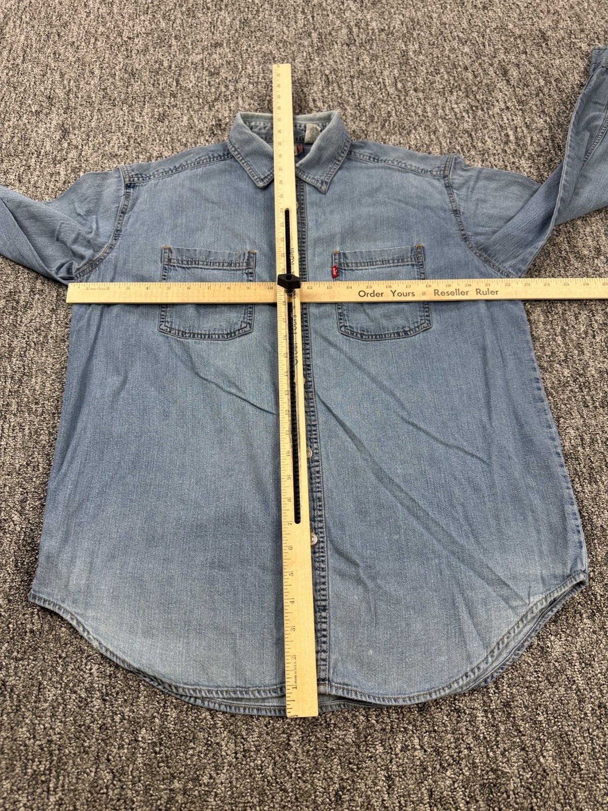 Vtg Levis Denim Shirt Men Medium Light Wash Faded Distressed Button Up Trucker