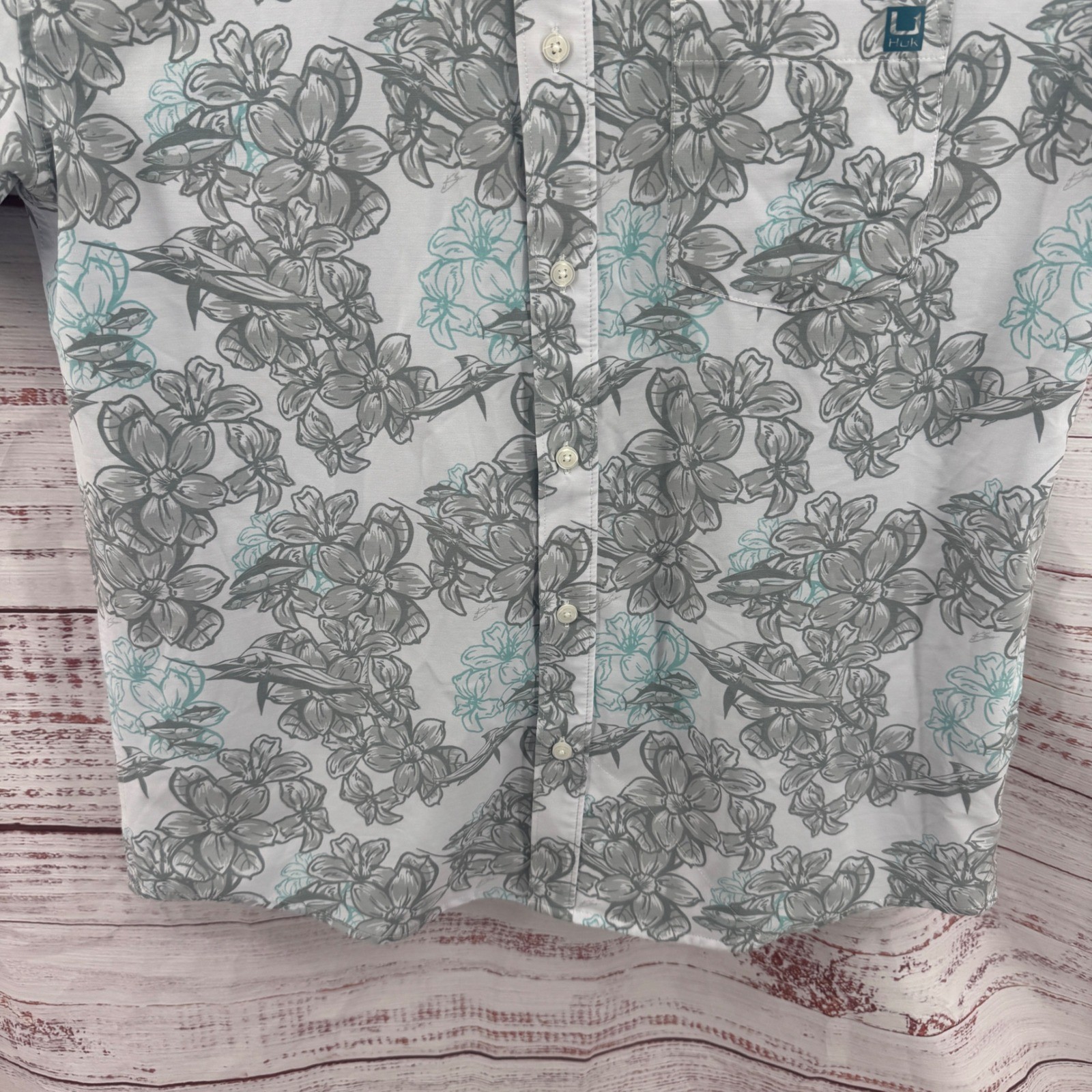 Huk Fishing Shirt Mens Medium Hawaiian Floral Marlin Performance Button Front