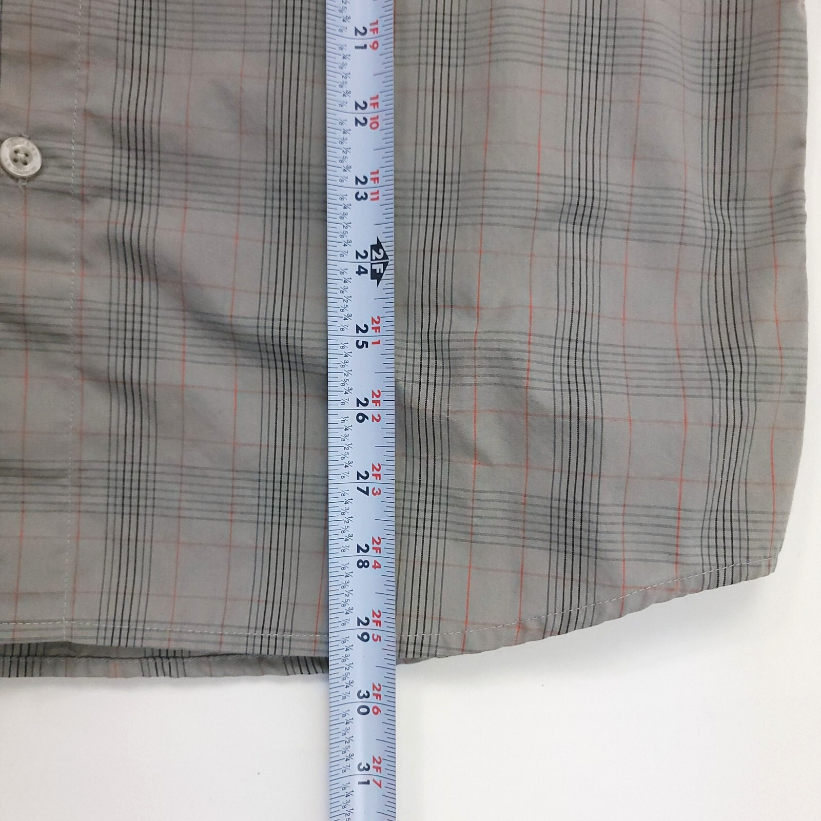 Oakley Mens Shirt Size Medium Light Gray Plaid Short Sleeve Button Front Pockets