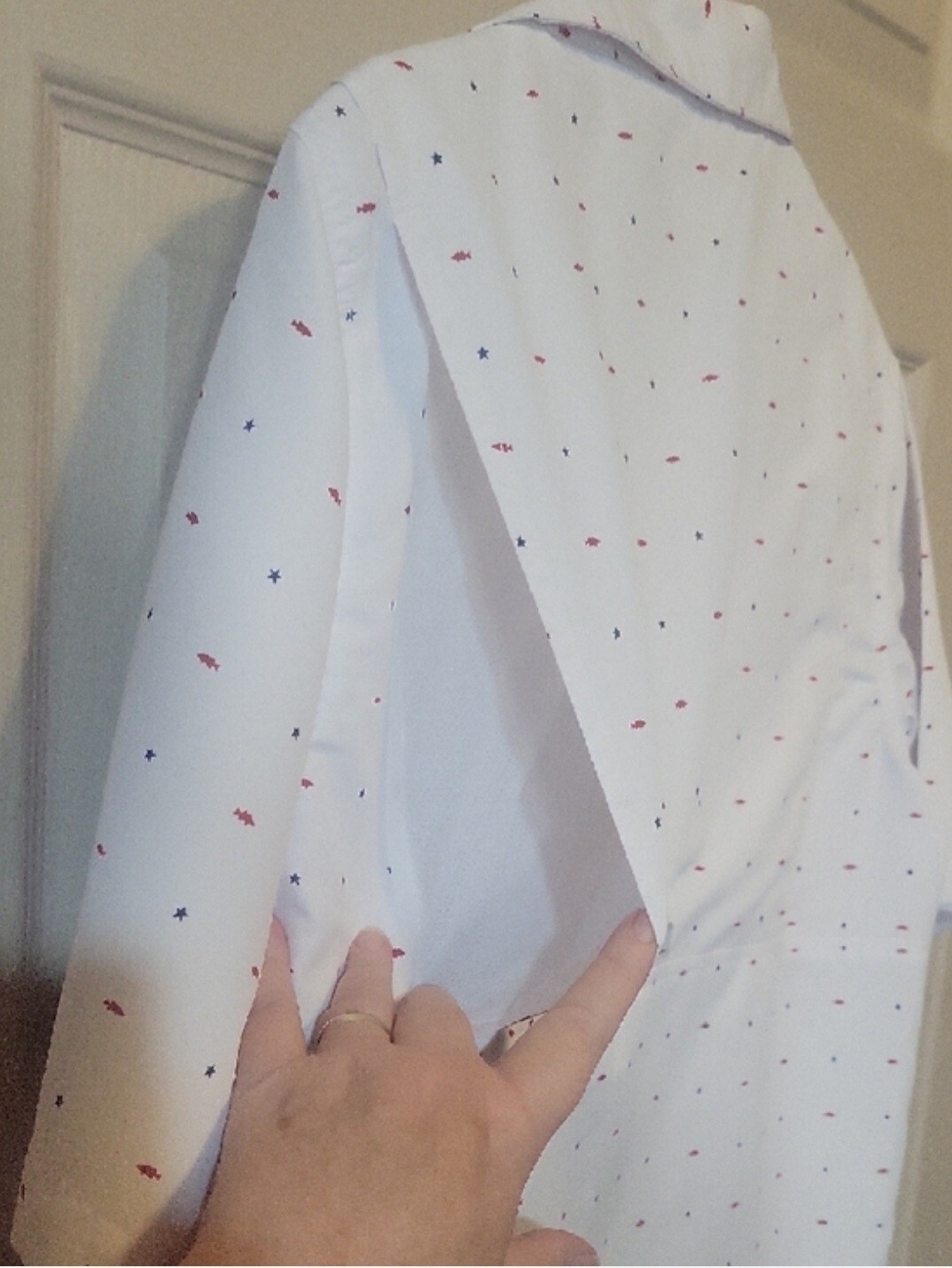 Habit White Short Sleeve Button-Up Shirt with Red Fish and Blue Star Pattern