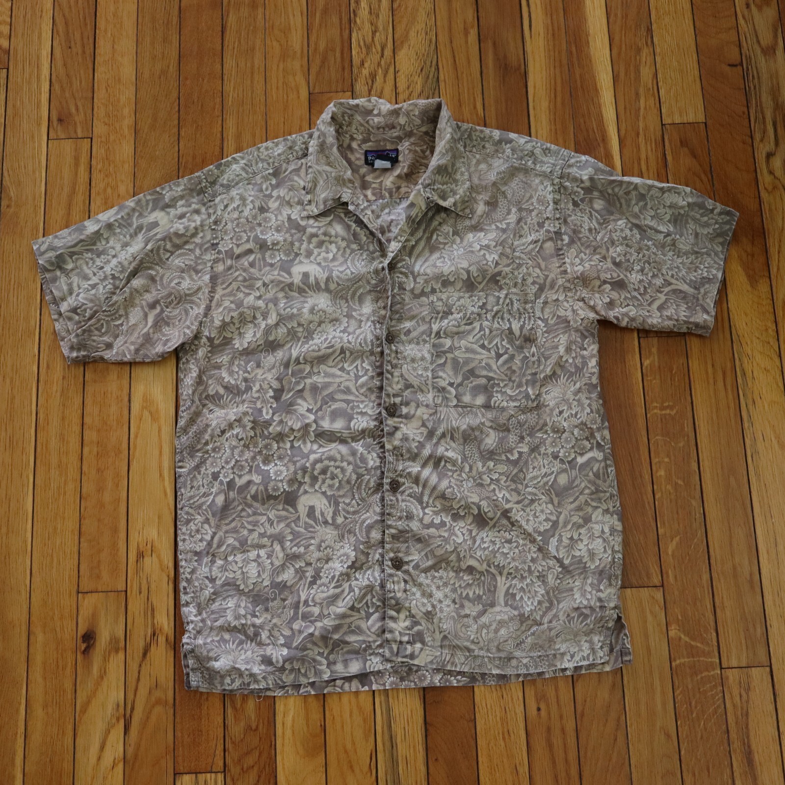 Vtg 90s Patagonia A/C Animals Floral Hawaiian Shirt Mens Small Button Down Brown