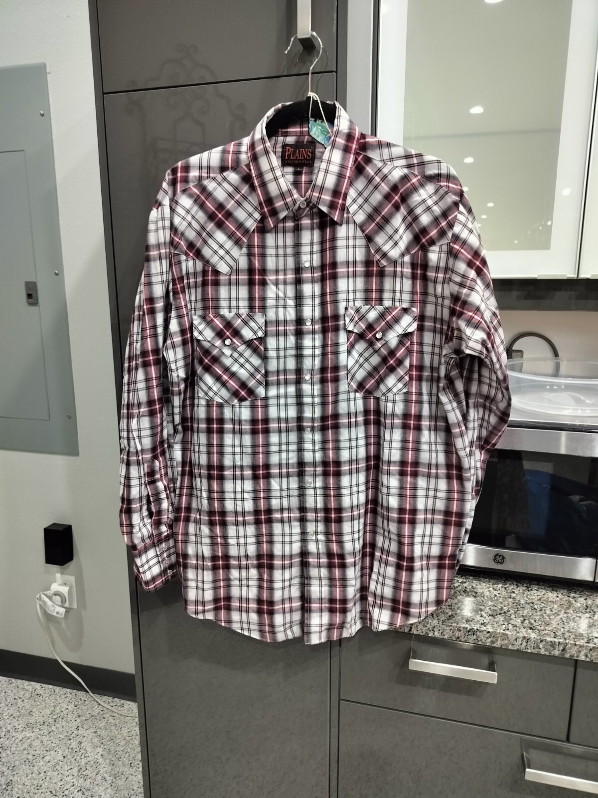 Vintage Pearl Snap Plains Western Wear Shirt Sz L Red,White & Gray Striped Z33