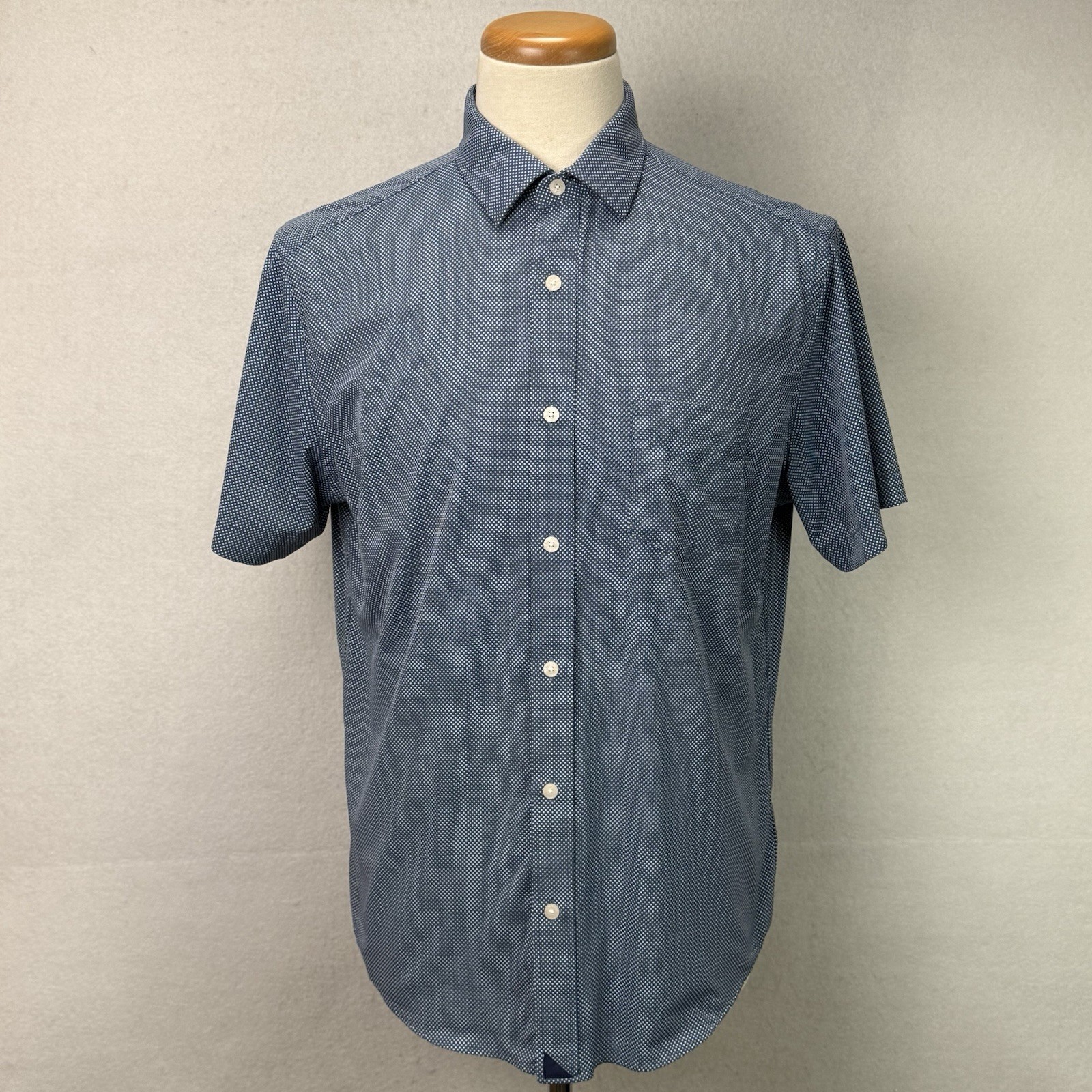 UNTUCKit Benham Square Print Slim Fit Button Up Performance Shirt Men’s Large