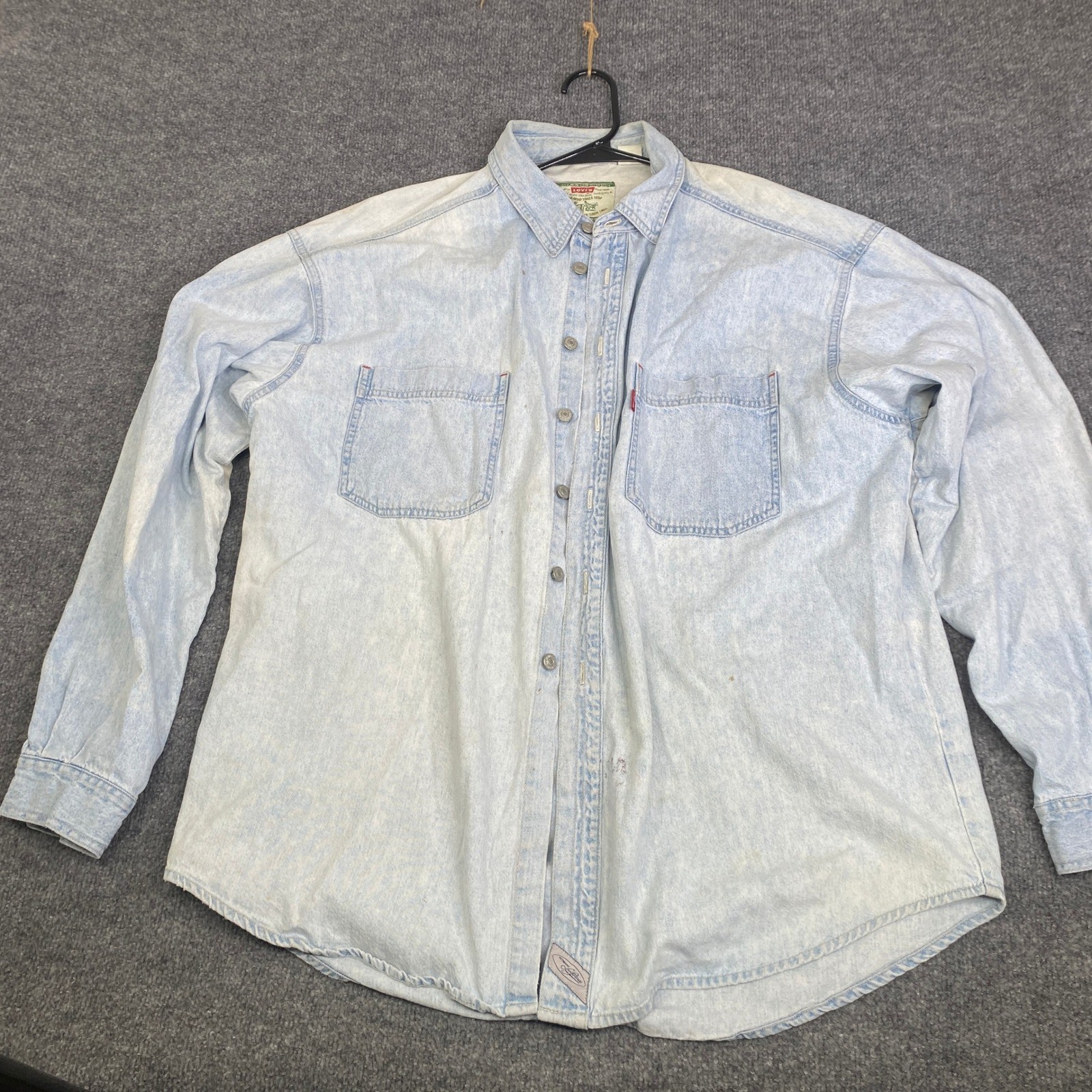 Vintage Levis Mens XL Denim Shirt Light Wash Long Sleeve Button Down Distressed