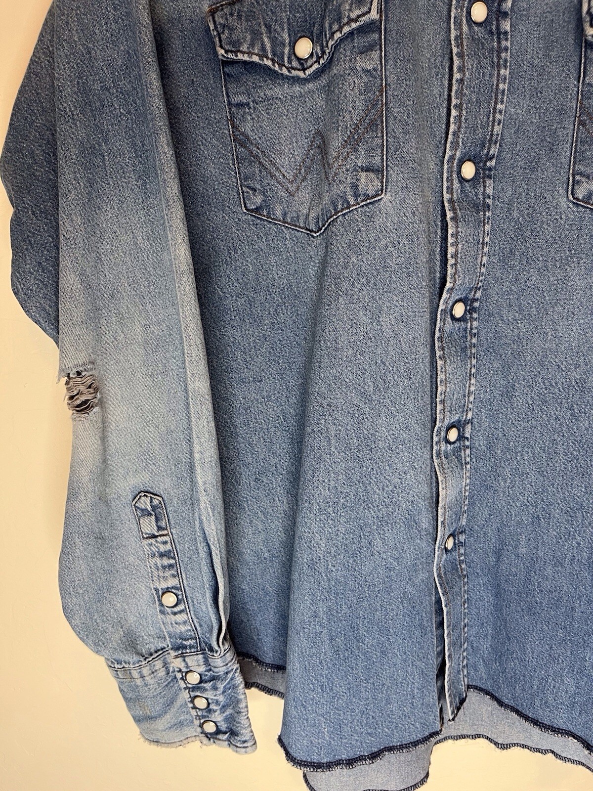 Vintage Wrangler Western Work Shirt Size Large Denim Pearl Snap Faded Distressed