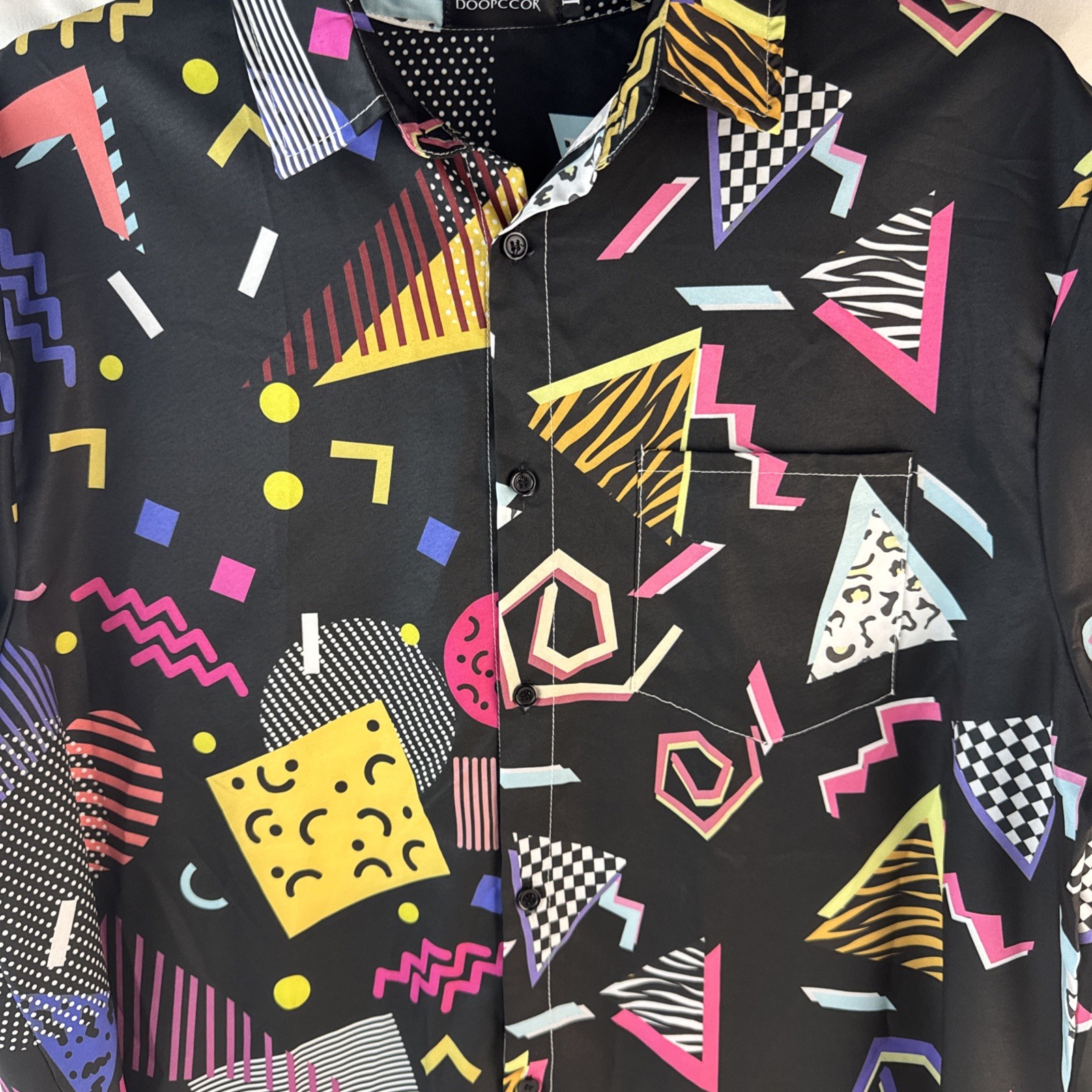 DOOPCCOR Men’s Geometric Pattern Short Sleeve Shirt Men’s Large Retro 80’s 90’s