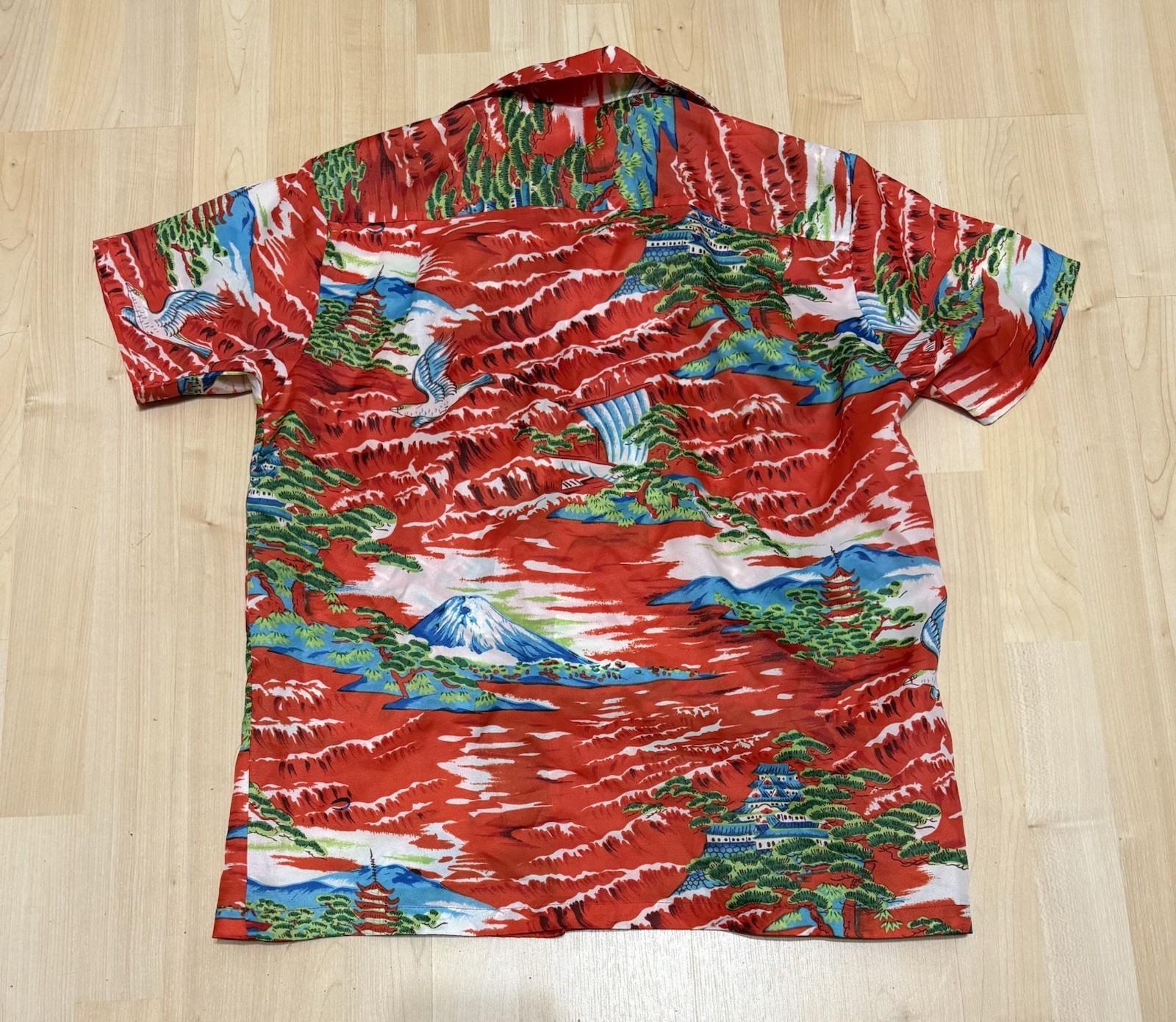 Sz Med VGT 70’s Broadway University Shop Hawaiian Aloha Shirt Asian Design Red