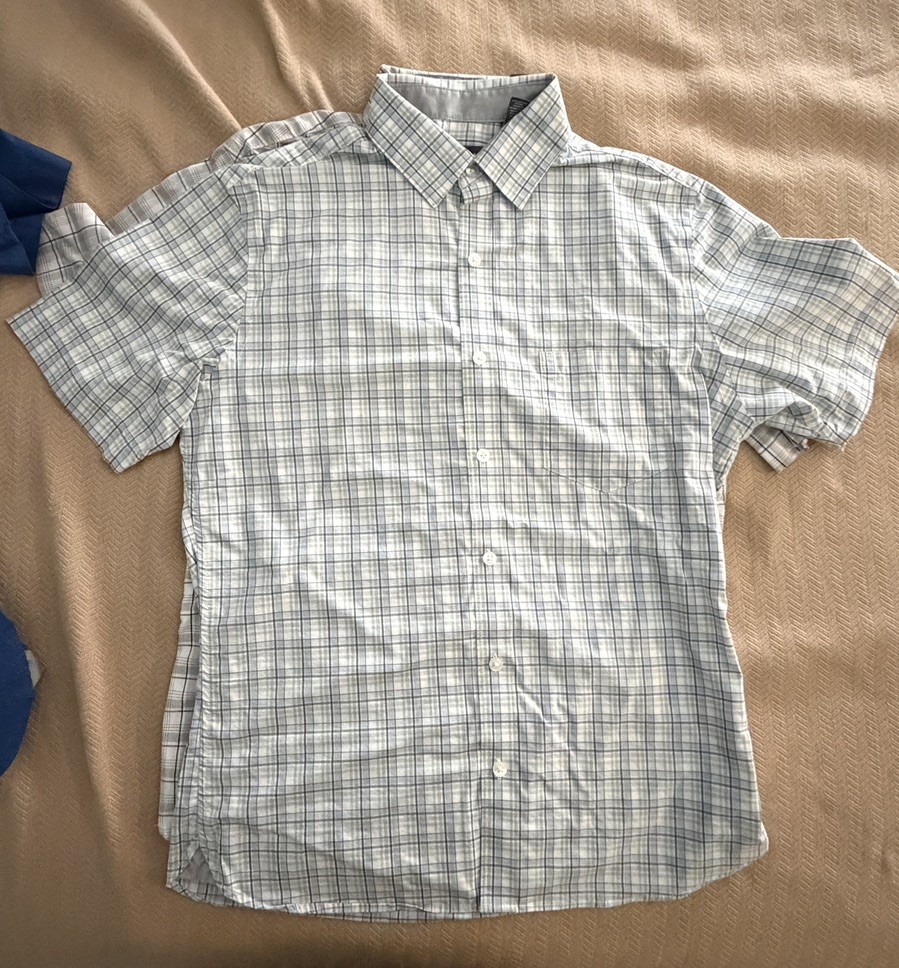 Van Heusen Short Sleeve Shirts Slim Fit Small Lot of 6