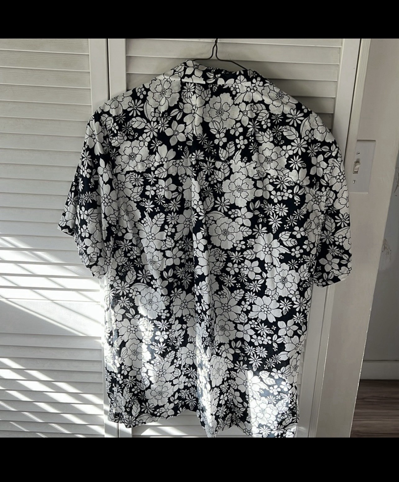GAP Men’s Black/White Floral Linen Woven Button-Up Shirt Short Sleeve M Casual