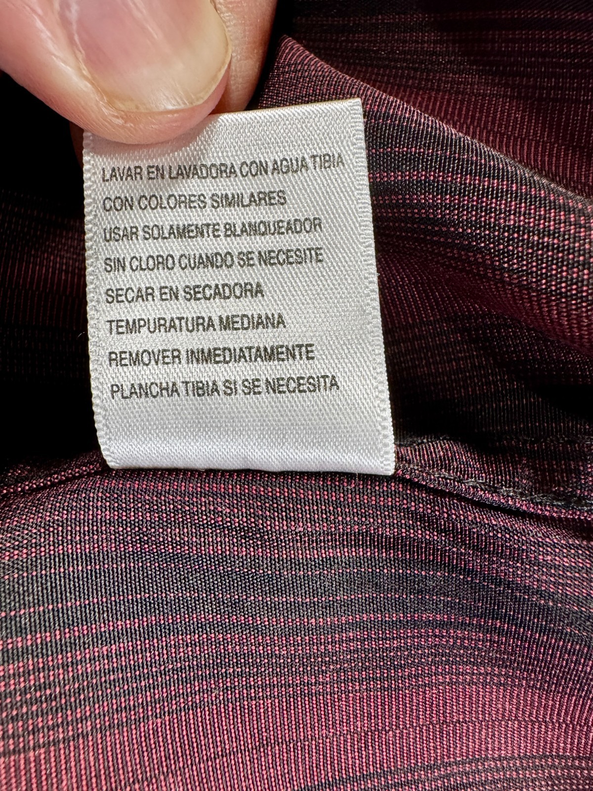Haggar Luxury Microfiber Shirt Mens S Red Striped Shirttail Hem Button Up Office