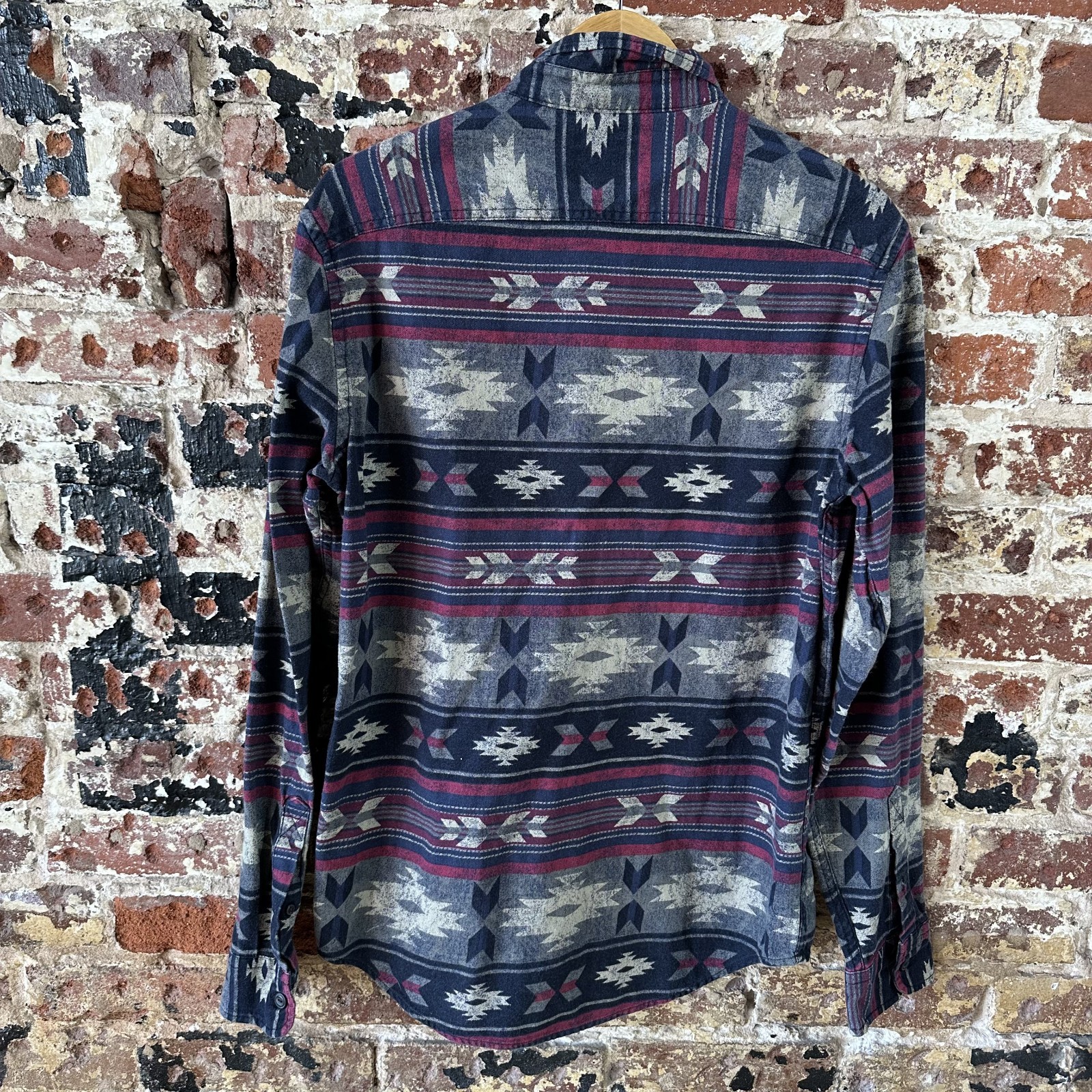 American Eagle AE Aztec Shirt Mens Medium Button Up Western Southwest Blue Red