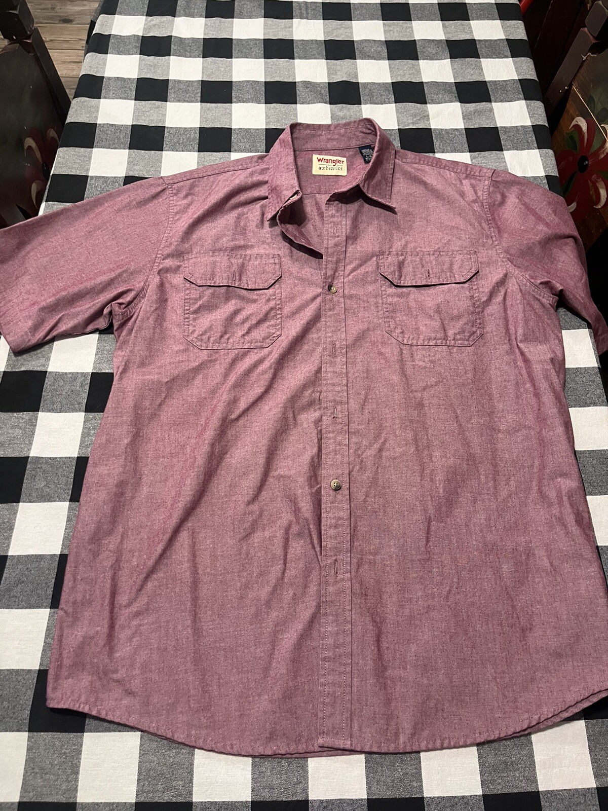 Mens Wrangler Authentics Short Sleeve Button Shirt Size L Nice