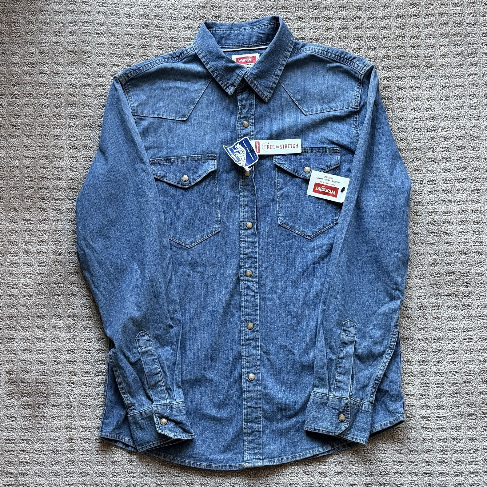 Wrangler Men’s Blue Solid Denim Stretch Long Sleeve Button-Up Shirt Pockets M