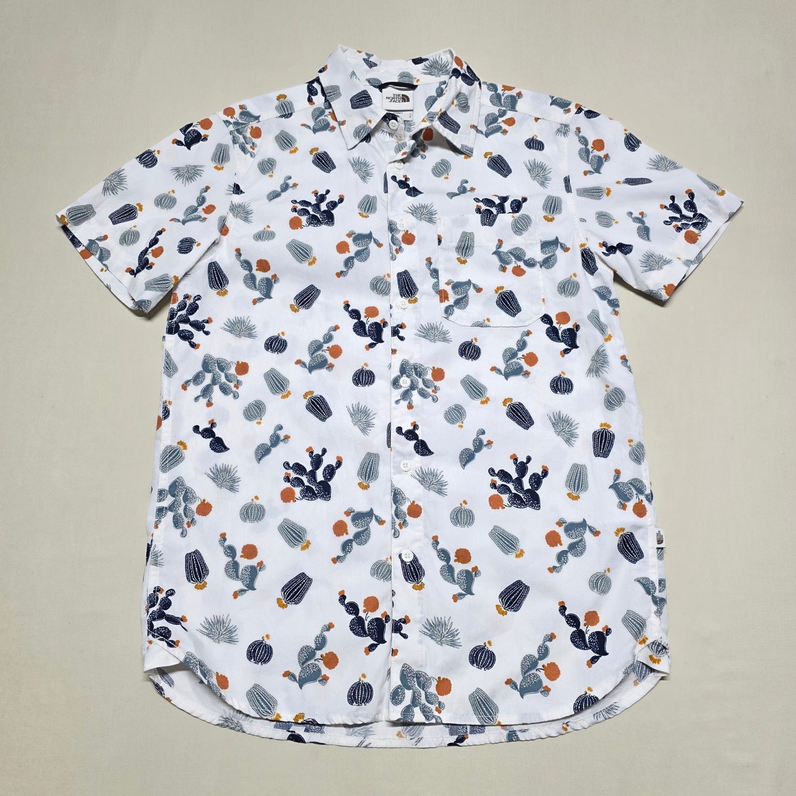 The North Face Men Small White Cactus Print Short Sleeve Button Down Shirt Small