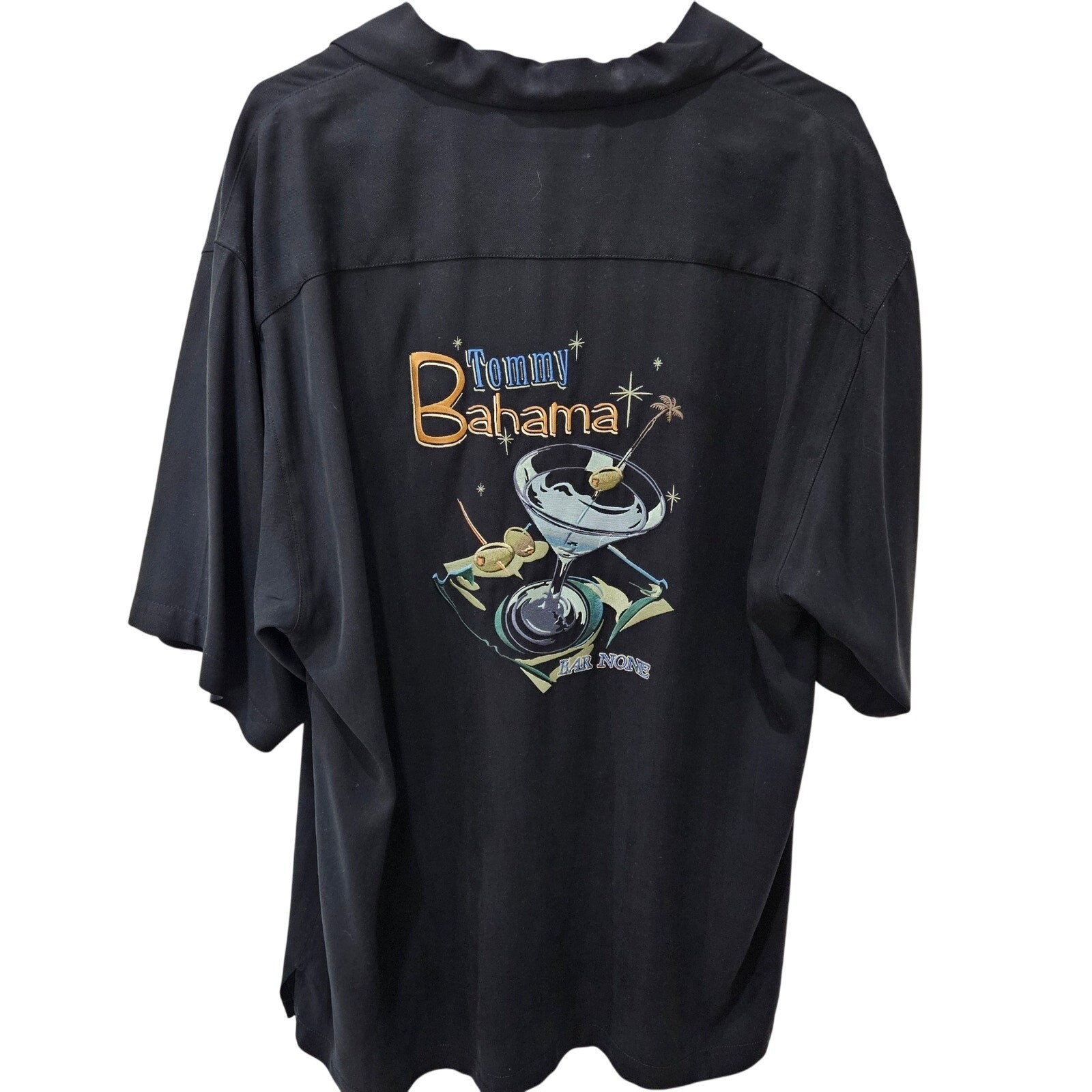 Men’s 100% Silk Embroidered Tommy Bahama “Bar None” Size Large
