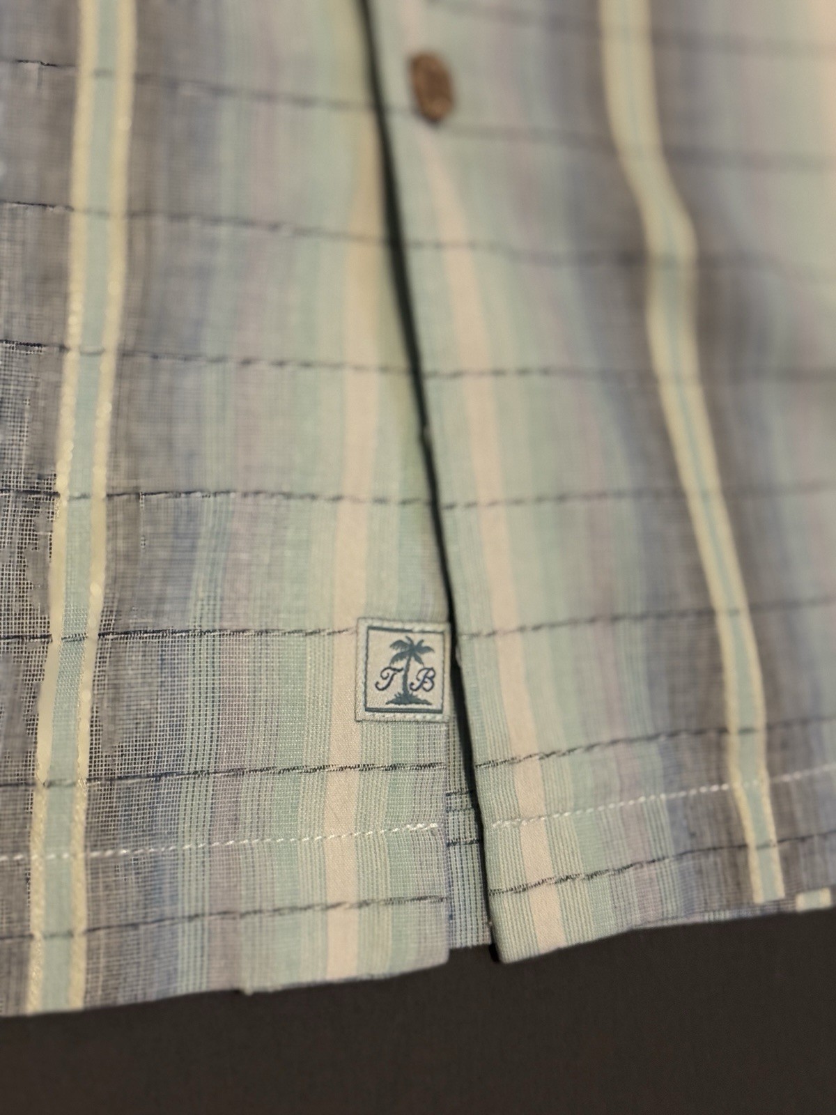 Tommy Bahama Men’s Silk Hawaiian Button Up Shirt Size XL Many Shades of Blue