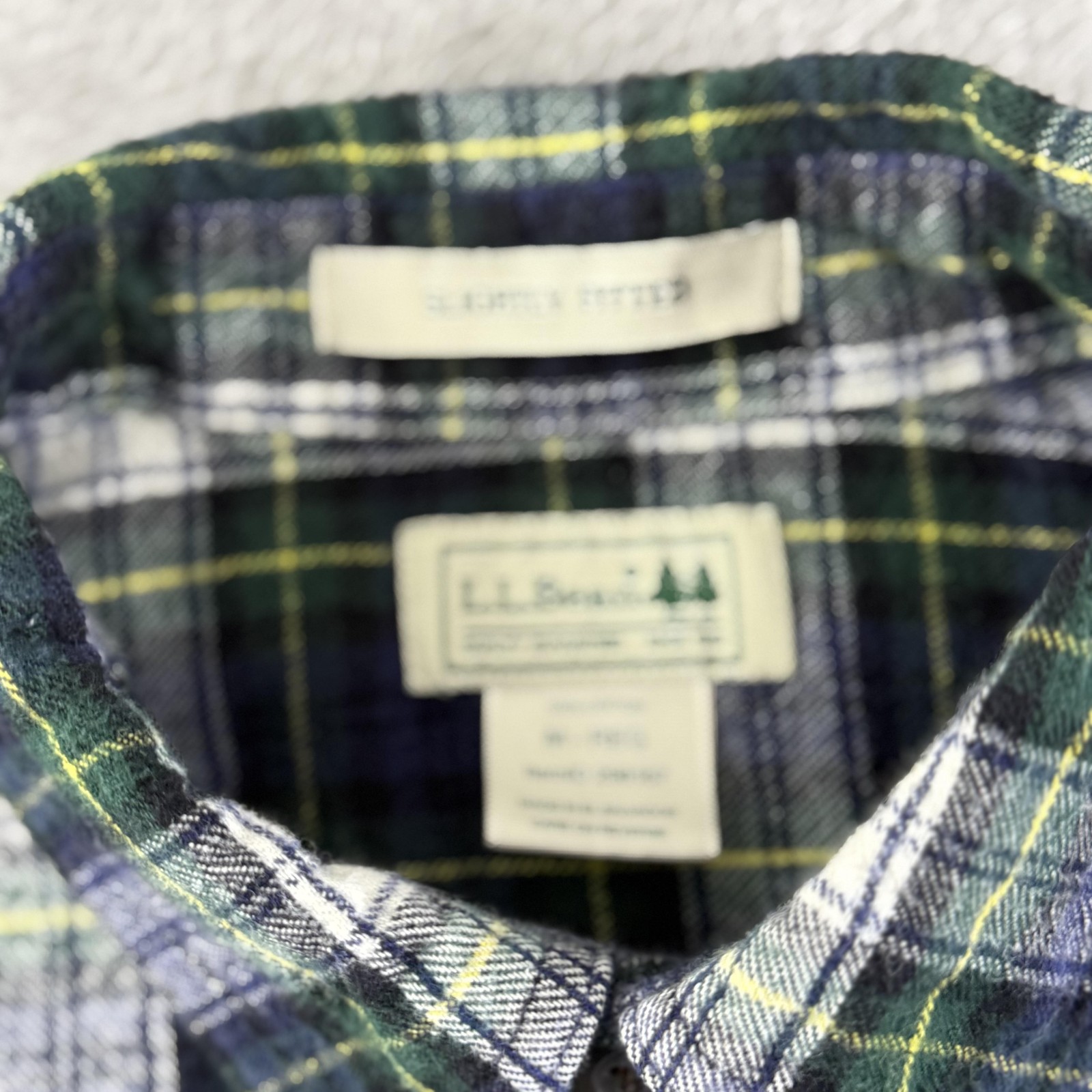 LL Bean Shirt Mens Medium Blue Green Scotch Plaid Flannel Slim Casual Cabincore