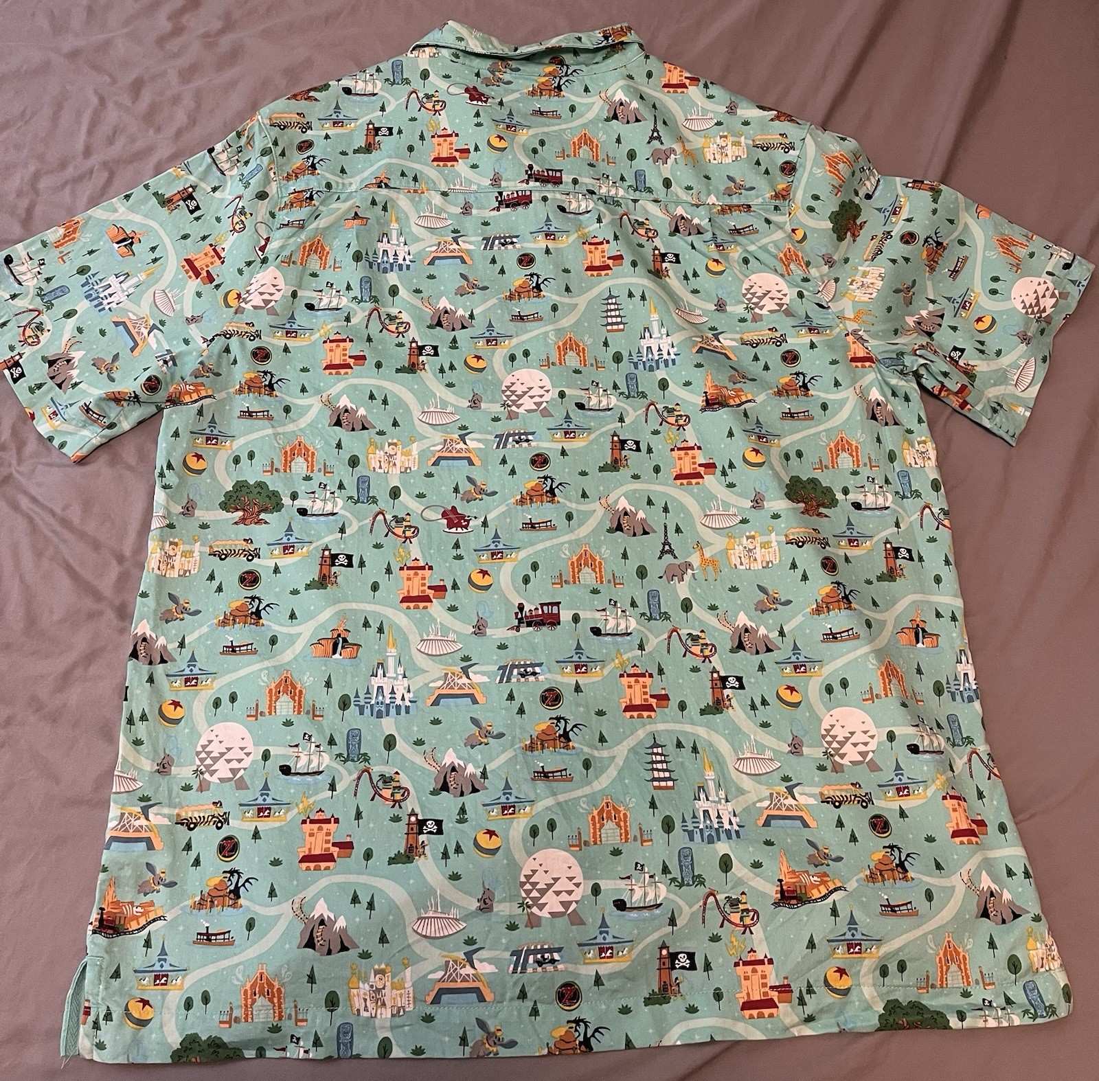 Disney Parks Attractions Graphic Print Button-Up Shirt Men’s XL