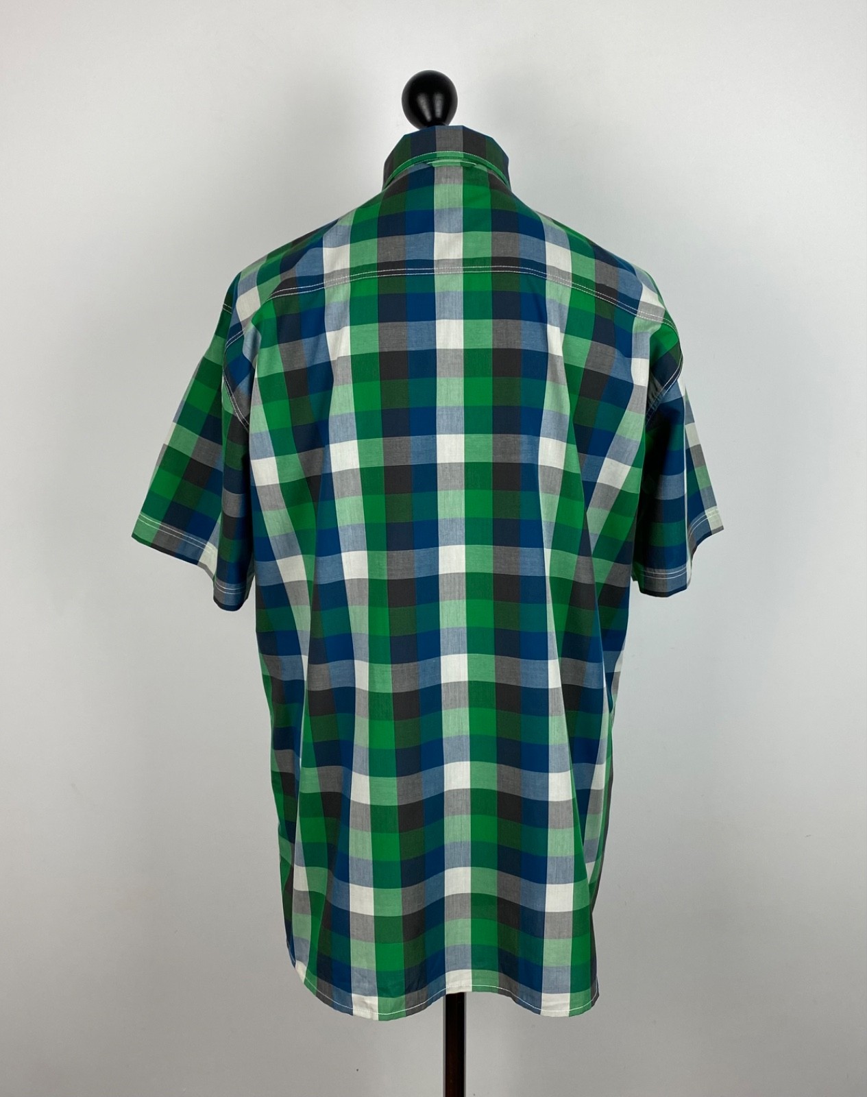 HAGLOFS men’s shirt 65% polyester 35% cotton Size XL