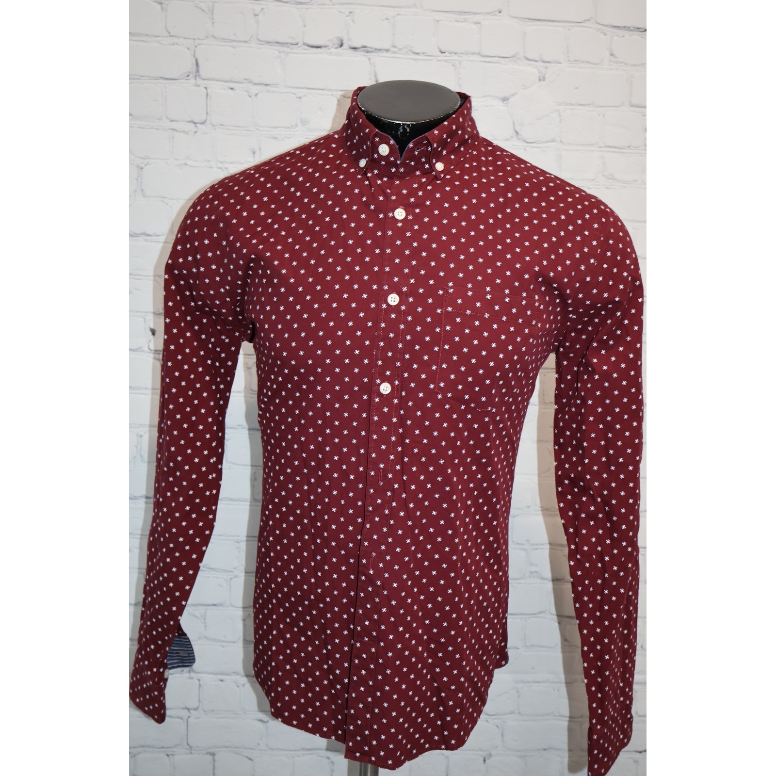 Express Button Down Dress Shirt Mens Medium Burgundy Geometric Print Cotton
