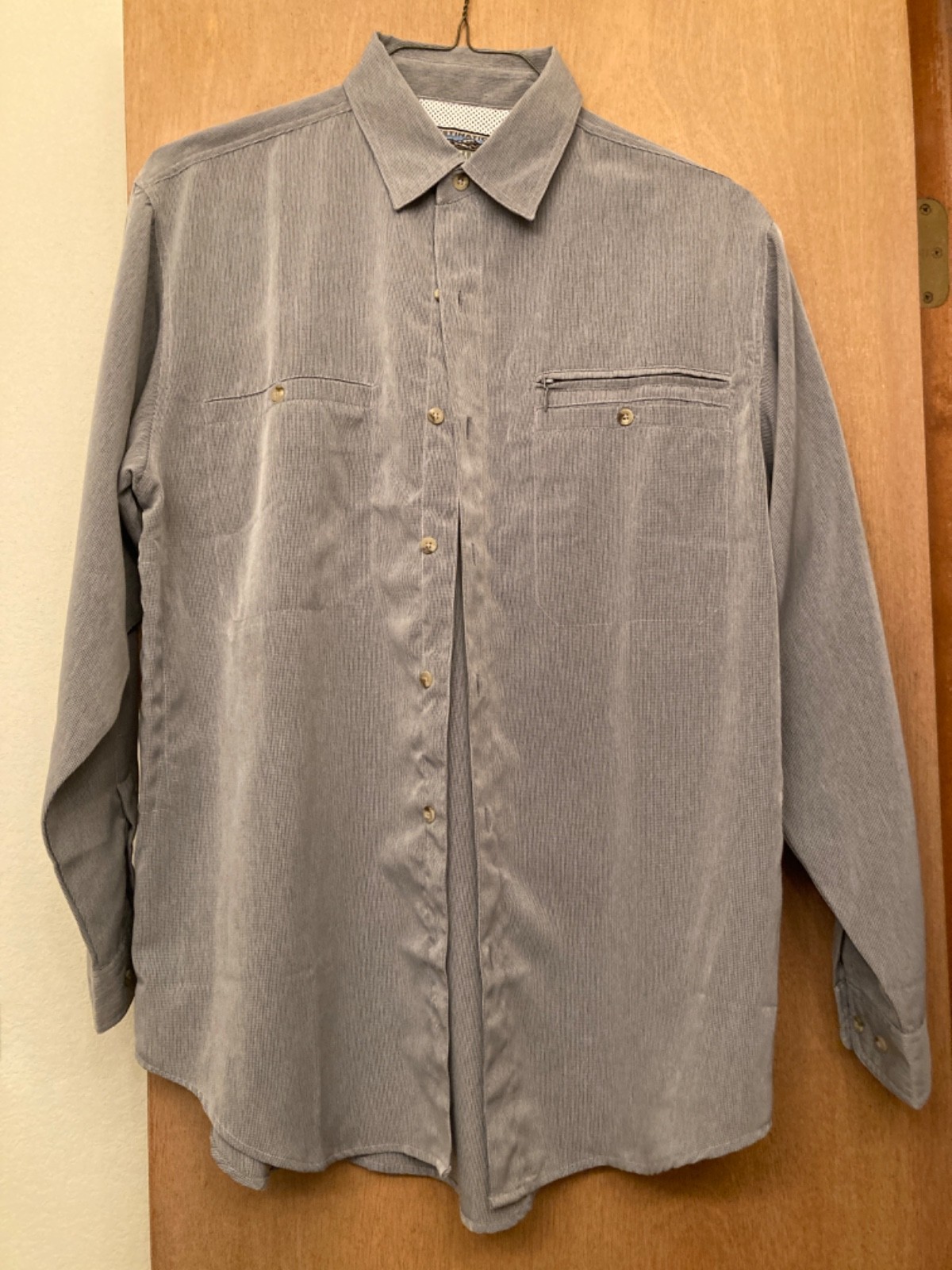 Men’s medium vented back outdoors shirt