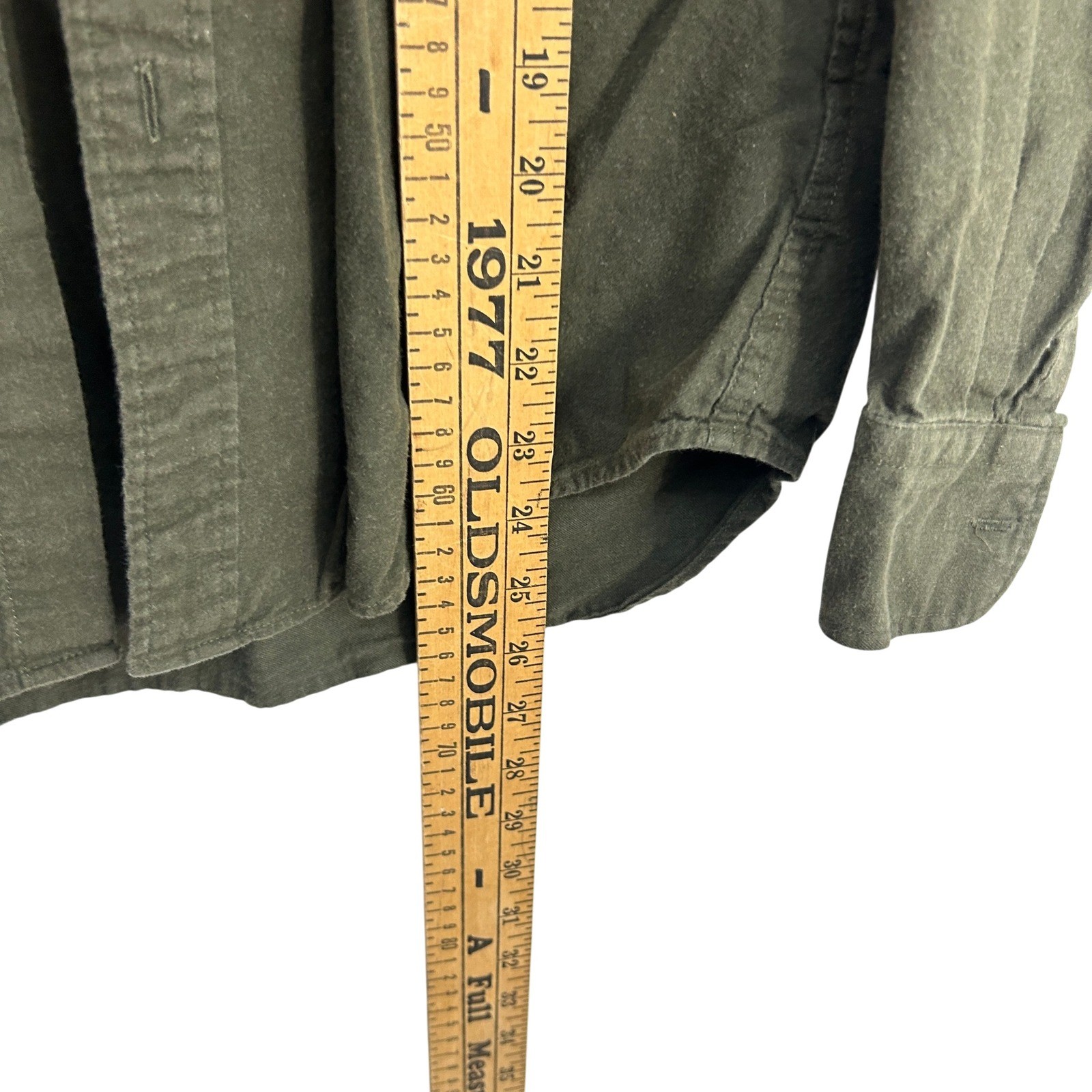 Uniqlo Button Down Shirt Cotton Mens XS Olive Green Minimalist Workwear Casual